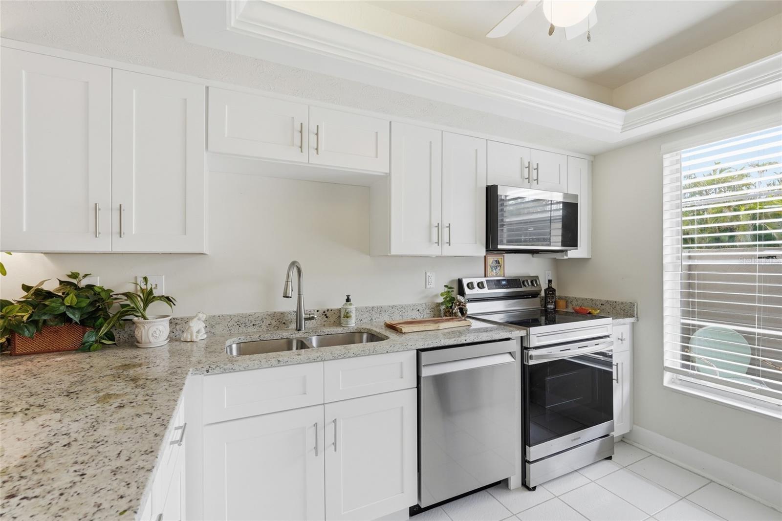 SANIBEL WAY CONDO PH 02 - Residential