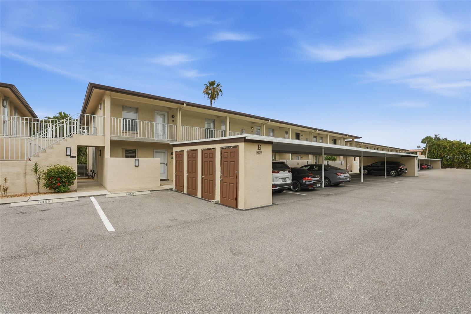 SANIBEL WAY CONDO PH 02 - Residential