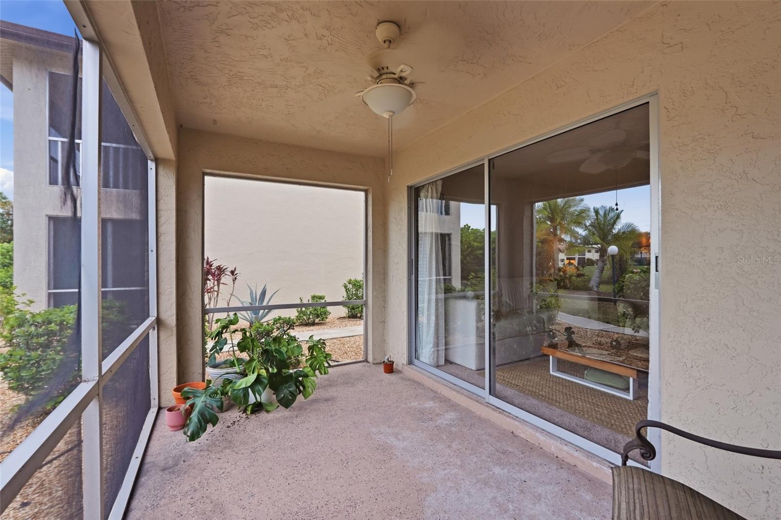 SANIBEL WAY CONDO PH 02 - Residential