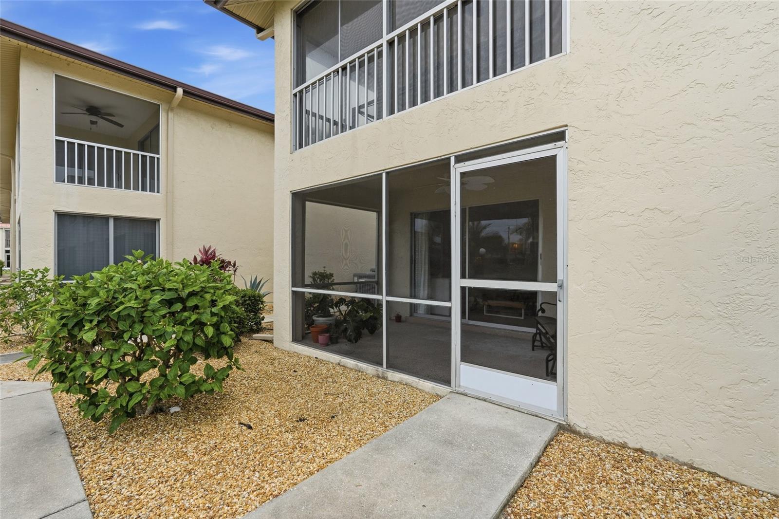 SANIBEL WAY CONDO PH 02 - Residential