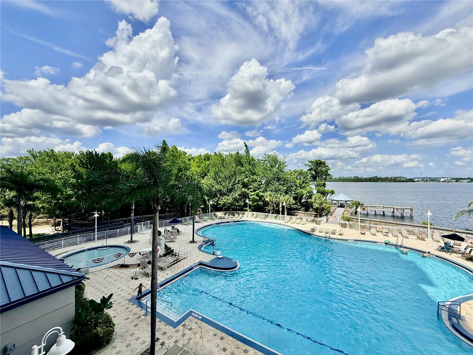 BLUE HERON BEACH RESIDENCE TOWER I - Residential