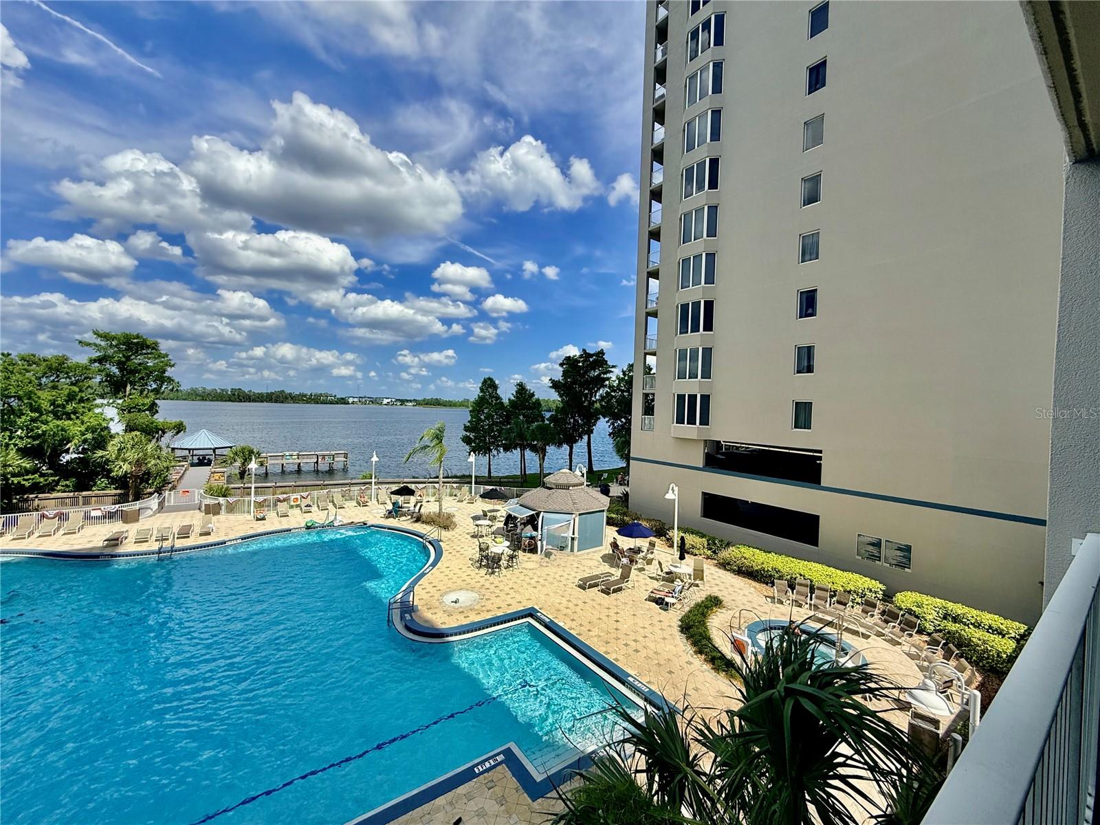 BLUE HERON BEACH RESIDENCE TOWER I - Residential