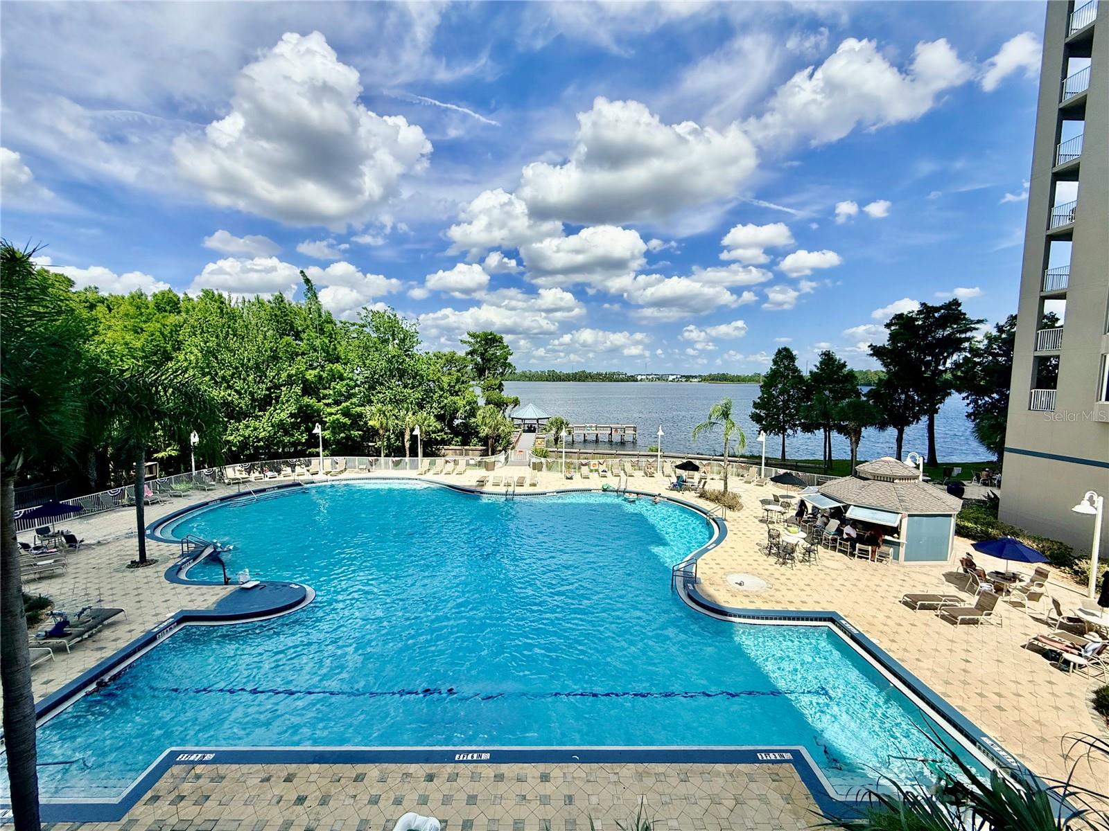 BLUE HERON BEACH RESIDENCE TOWER I - Residential