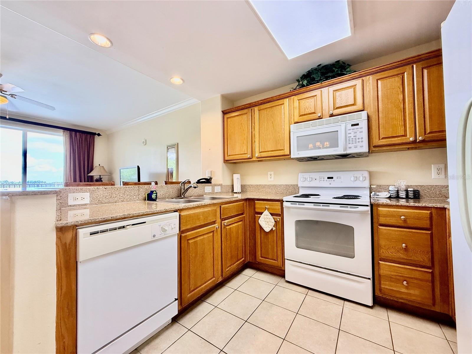 BLUE HERON BEACH RESIDENCE TOWER I - Residential