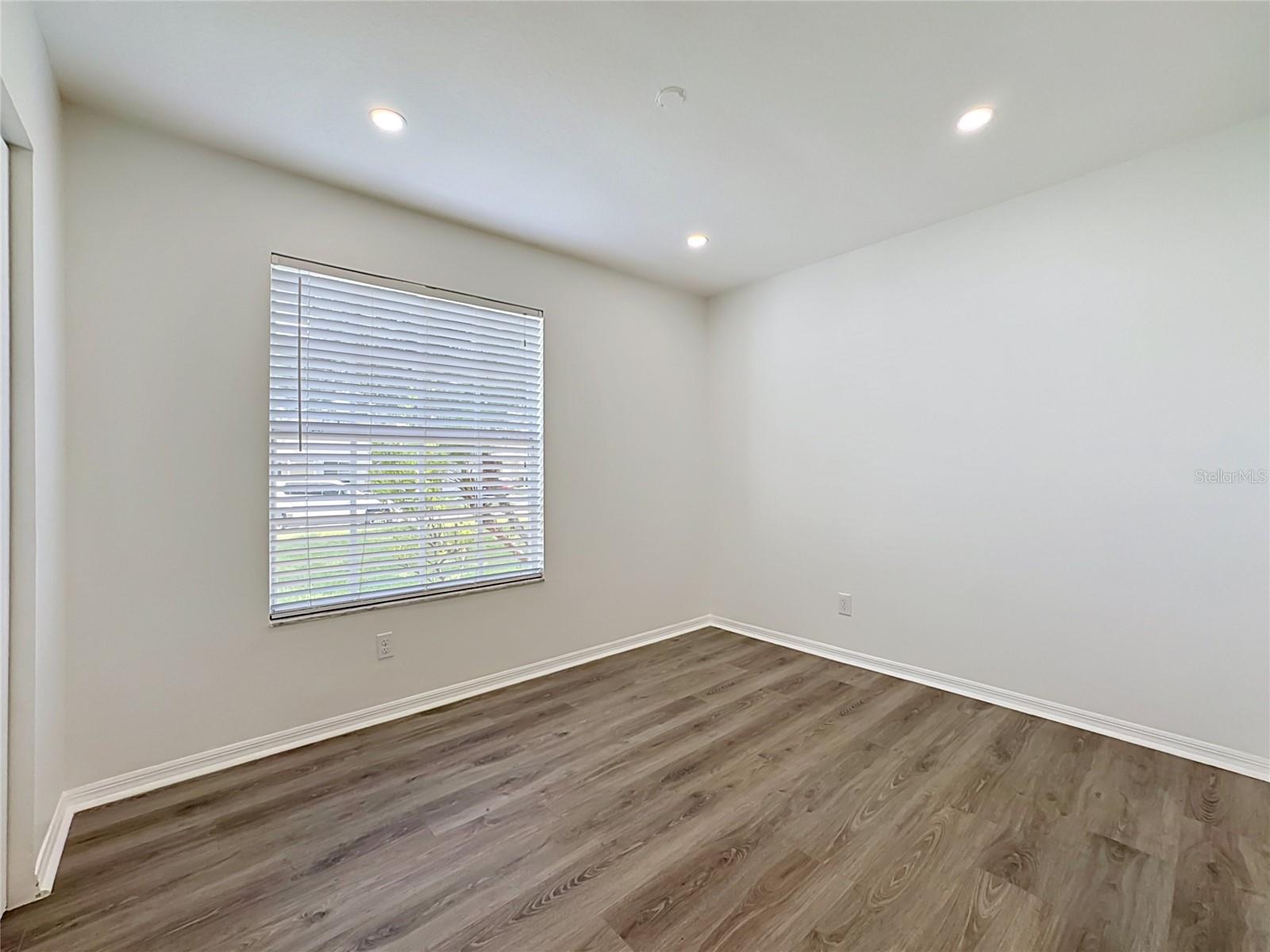 FOUR WINDS ESTATES UNIT SIX - Residential