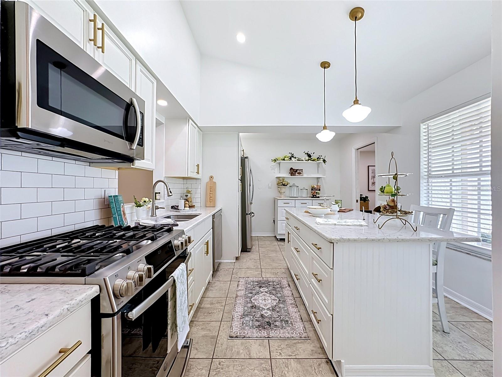 FOUR WINDS ESTATES UNIT SIX - Residential