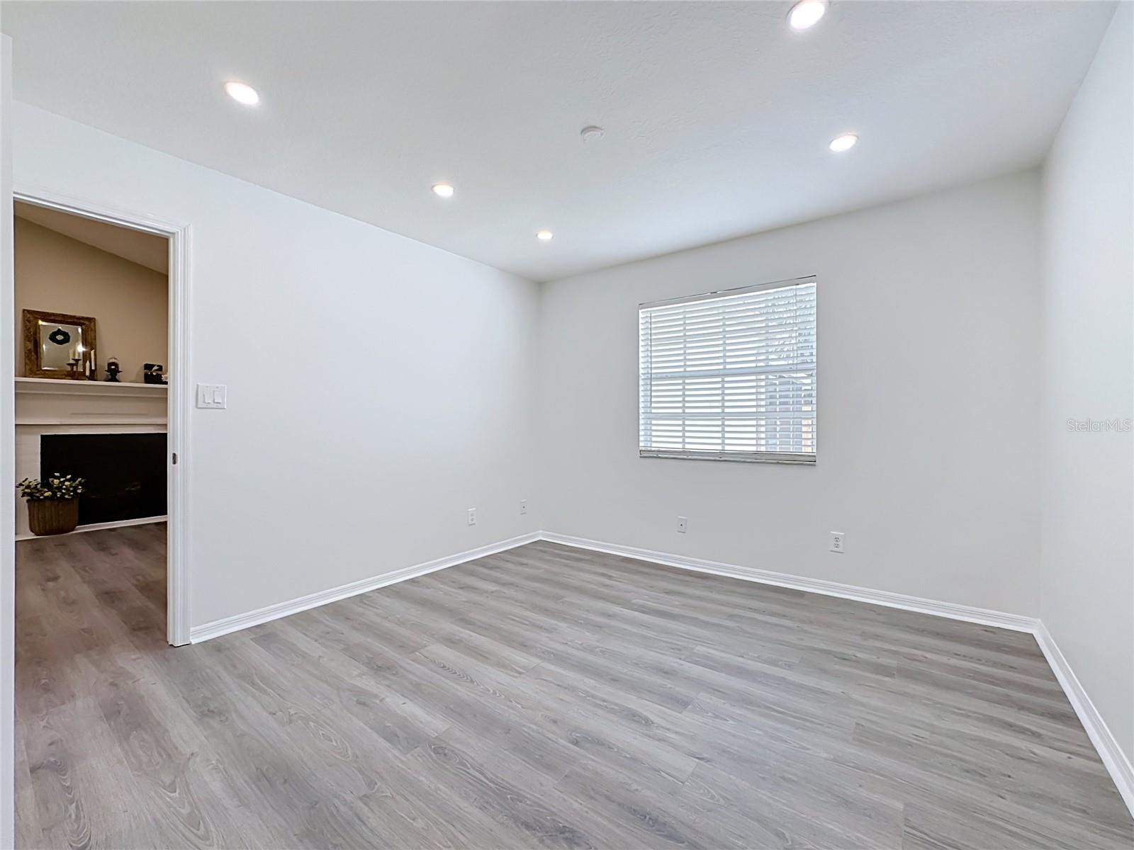 FOUR WINDS ESTATES UNIT SIX - Residential