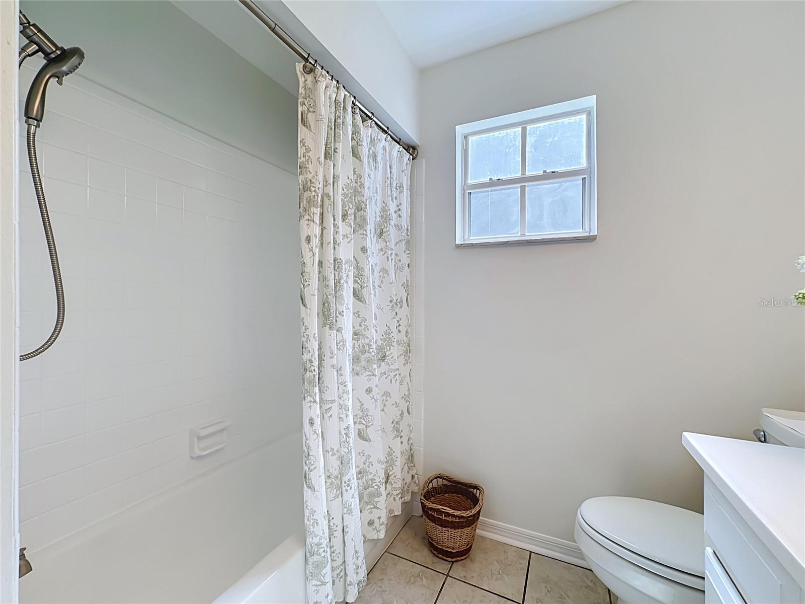 FOUR WINDS ESTATES UNIT SIX - Residential