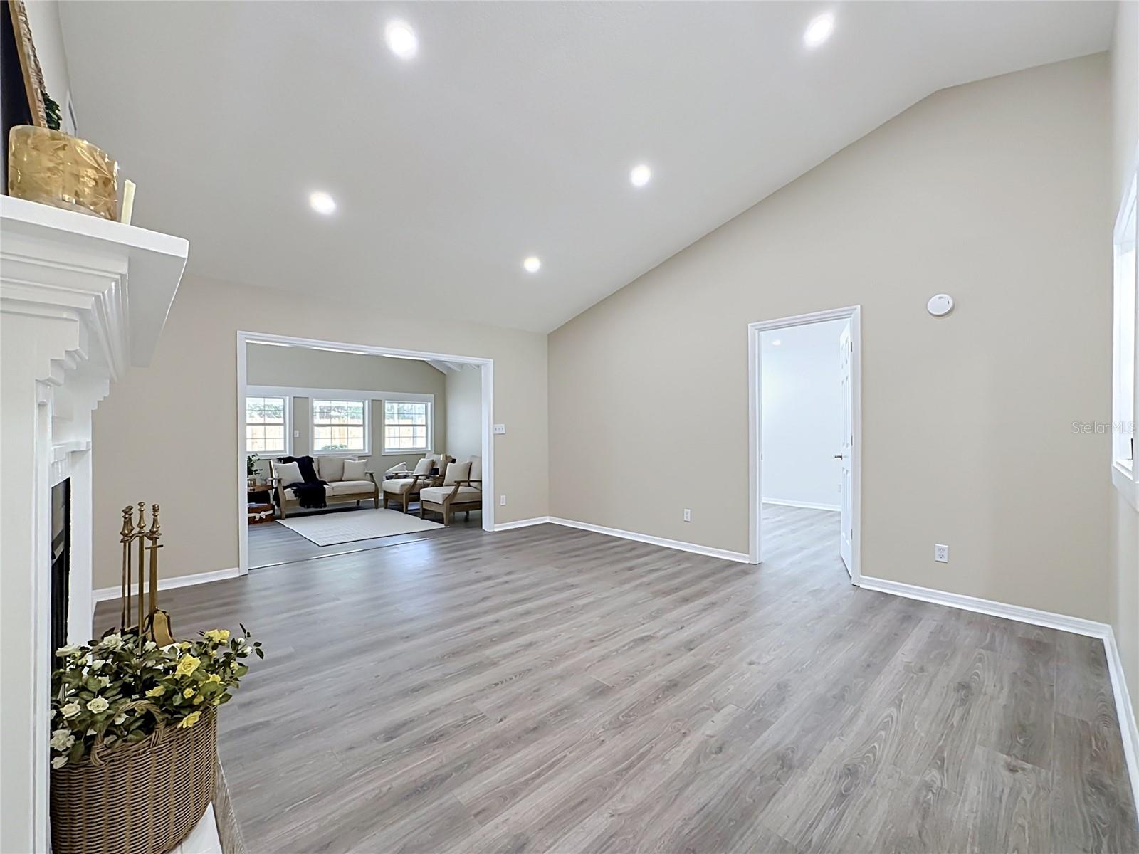 FOUR WINDS ESTATES UNIT SIX - Residential