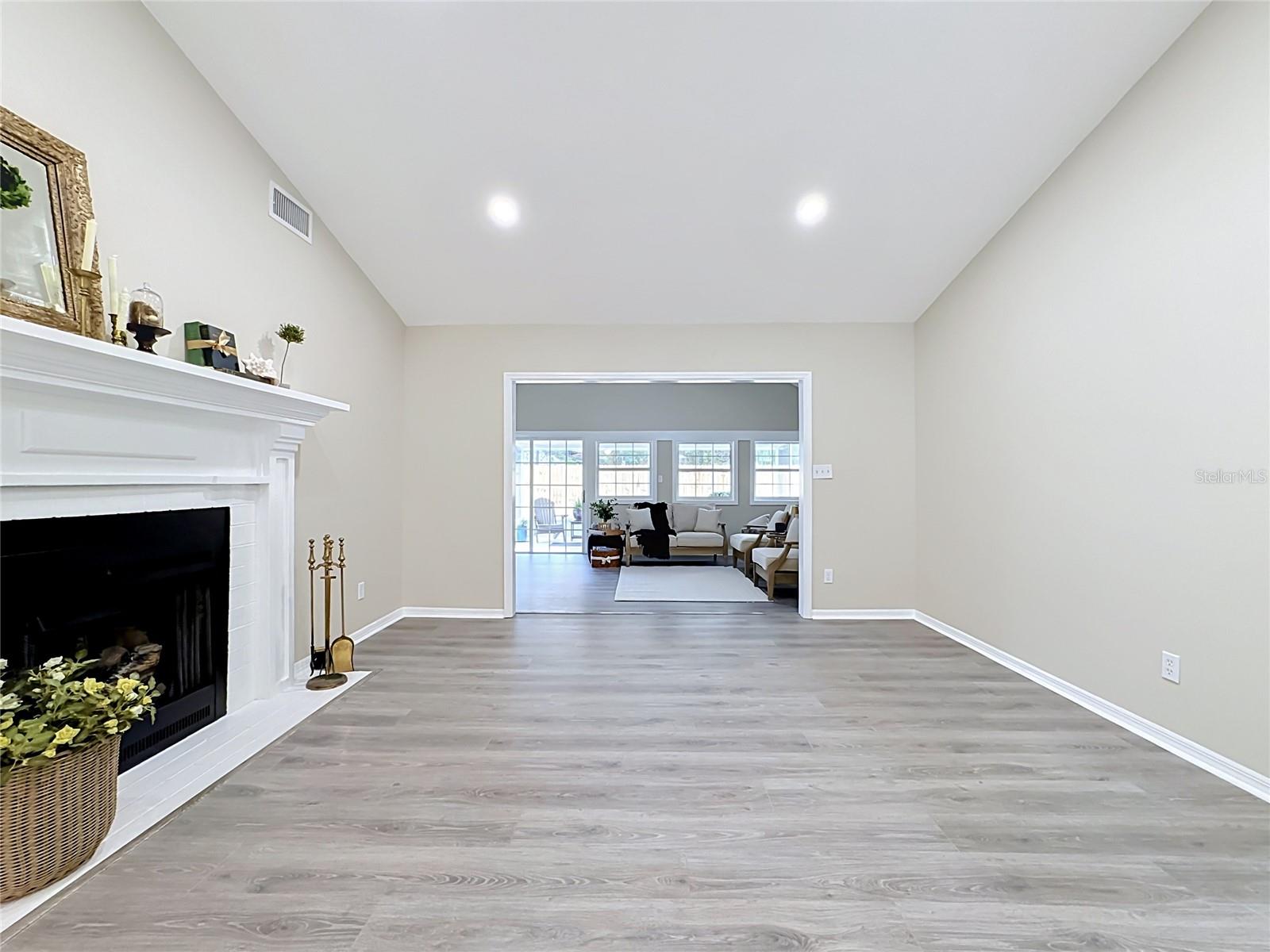 FOUR WINDS ESTATES UNIT SIX - Residential