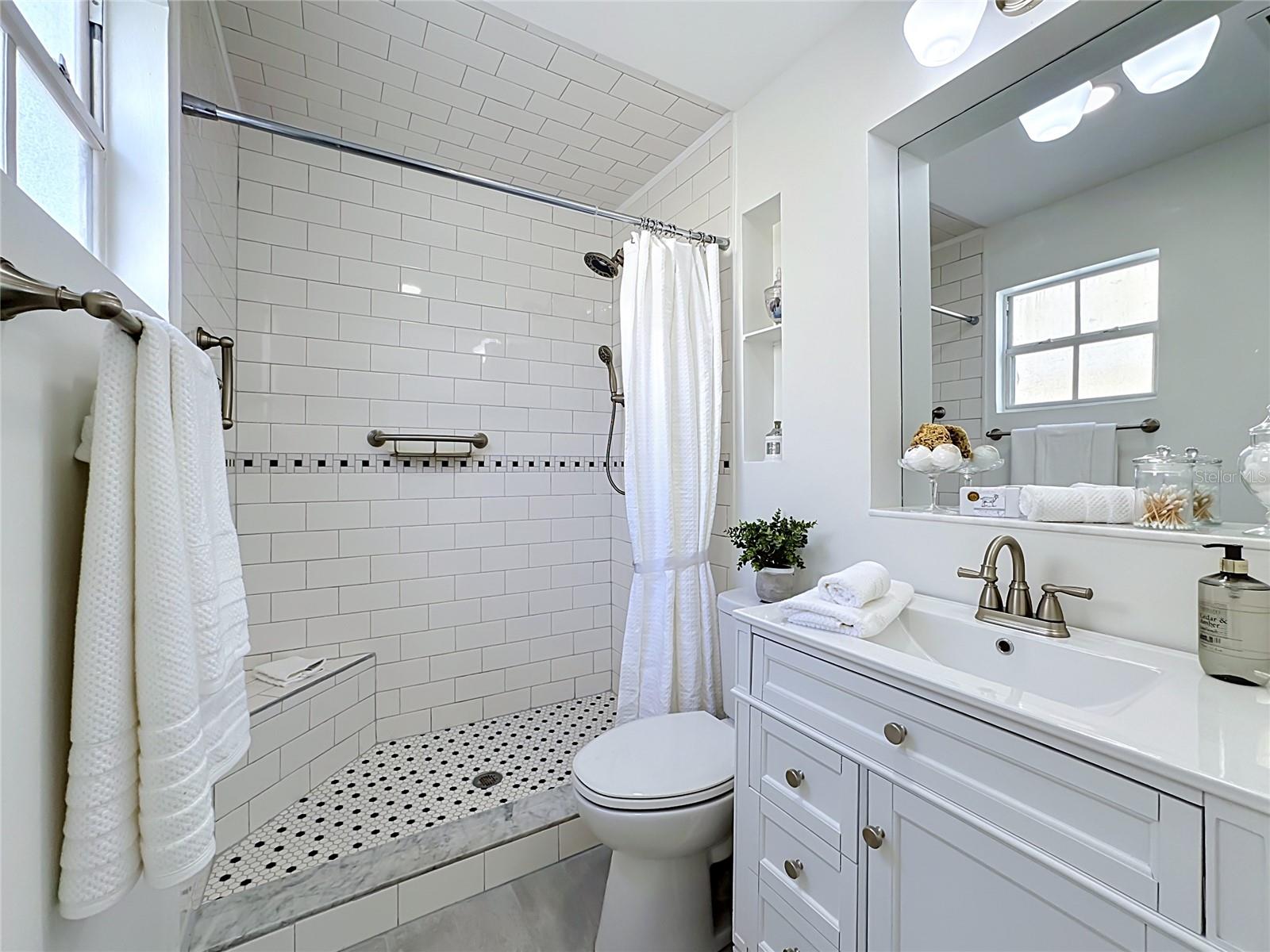 FOUR WINDS ESTATES UNIT SIX - Residential