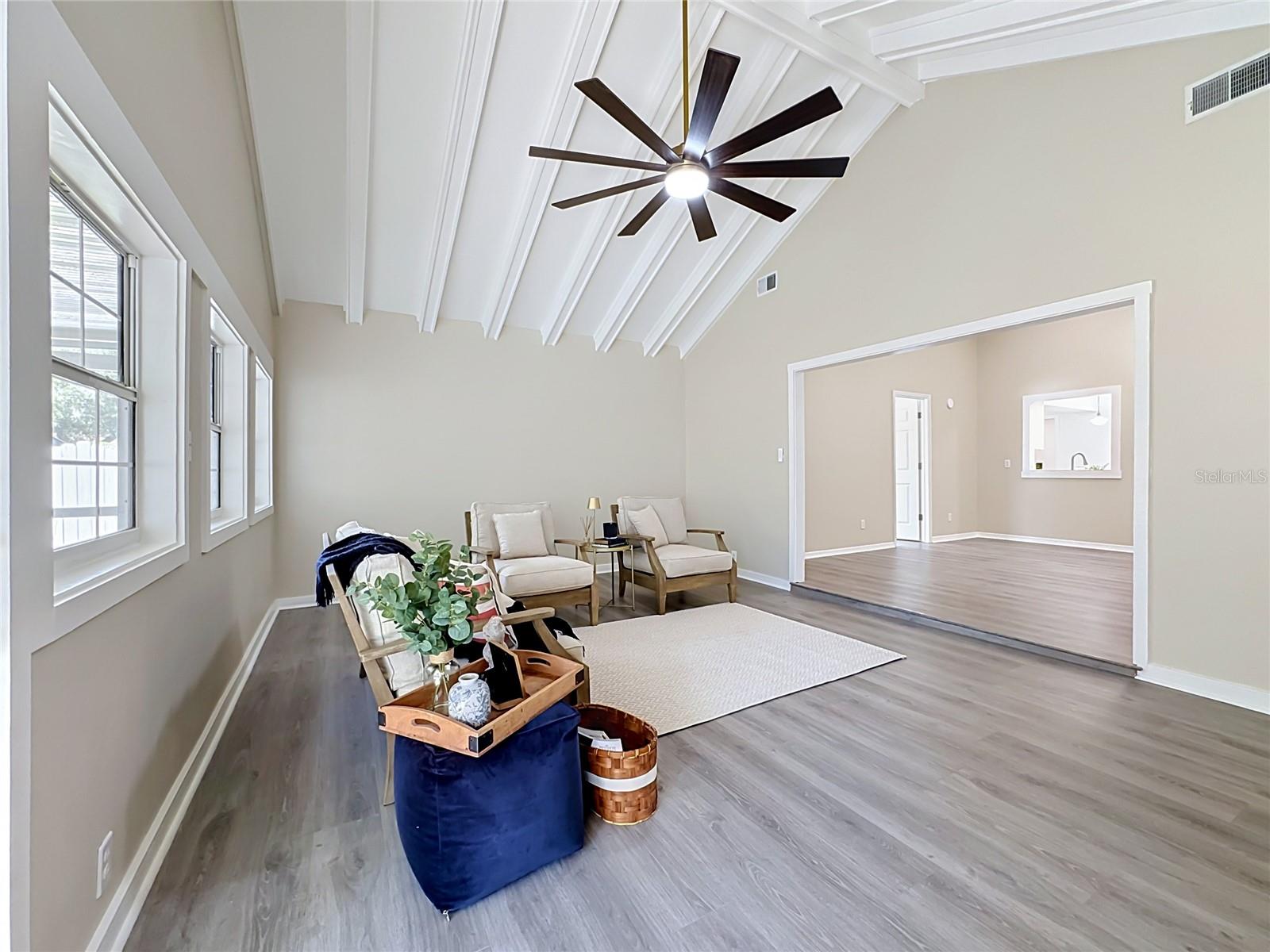 FOUR WINDS ESTATES UNIT SIX - Residential