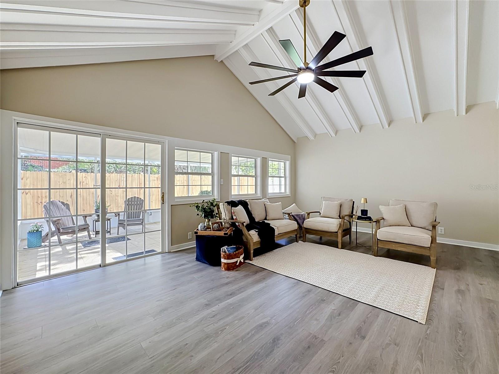 FOUR WINDS ESTATES UNIT SIX - Residential