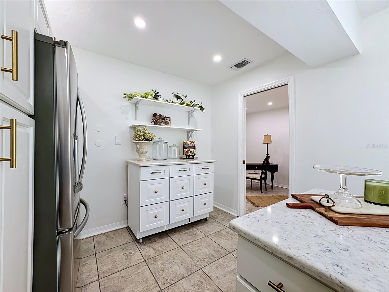 FOUR WINDS ESTATES UNIT SIX - Residential