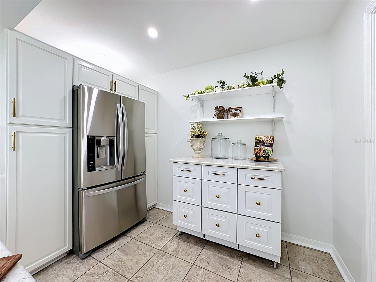 FOUR WINDS ESTATES UNIT SIX - Residential