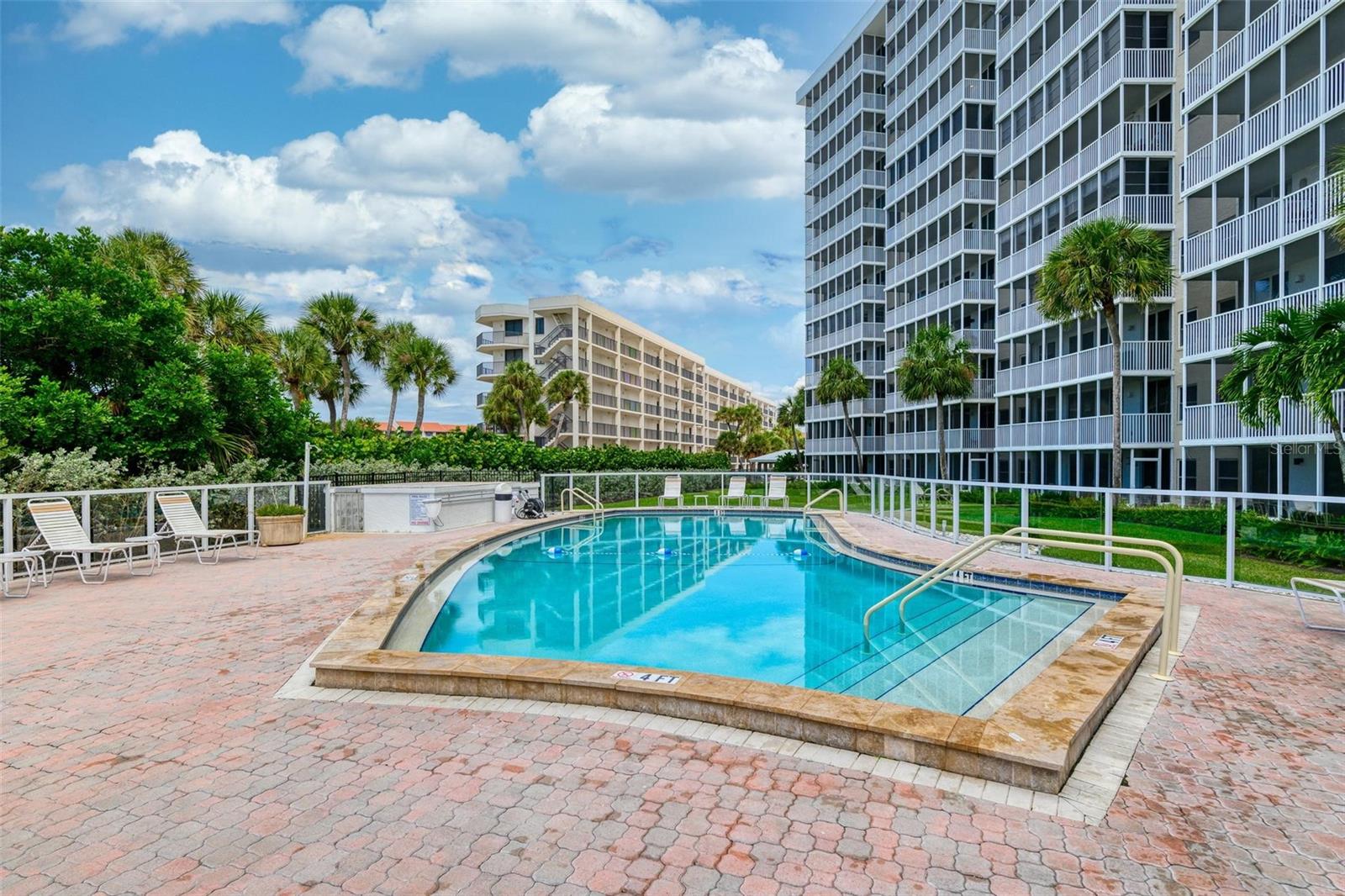 CRYSTAL SANDS 2 - Residential