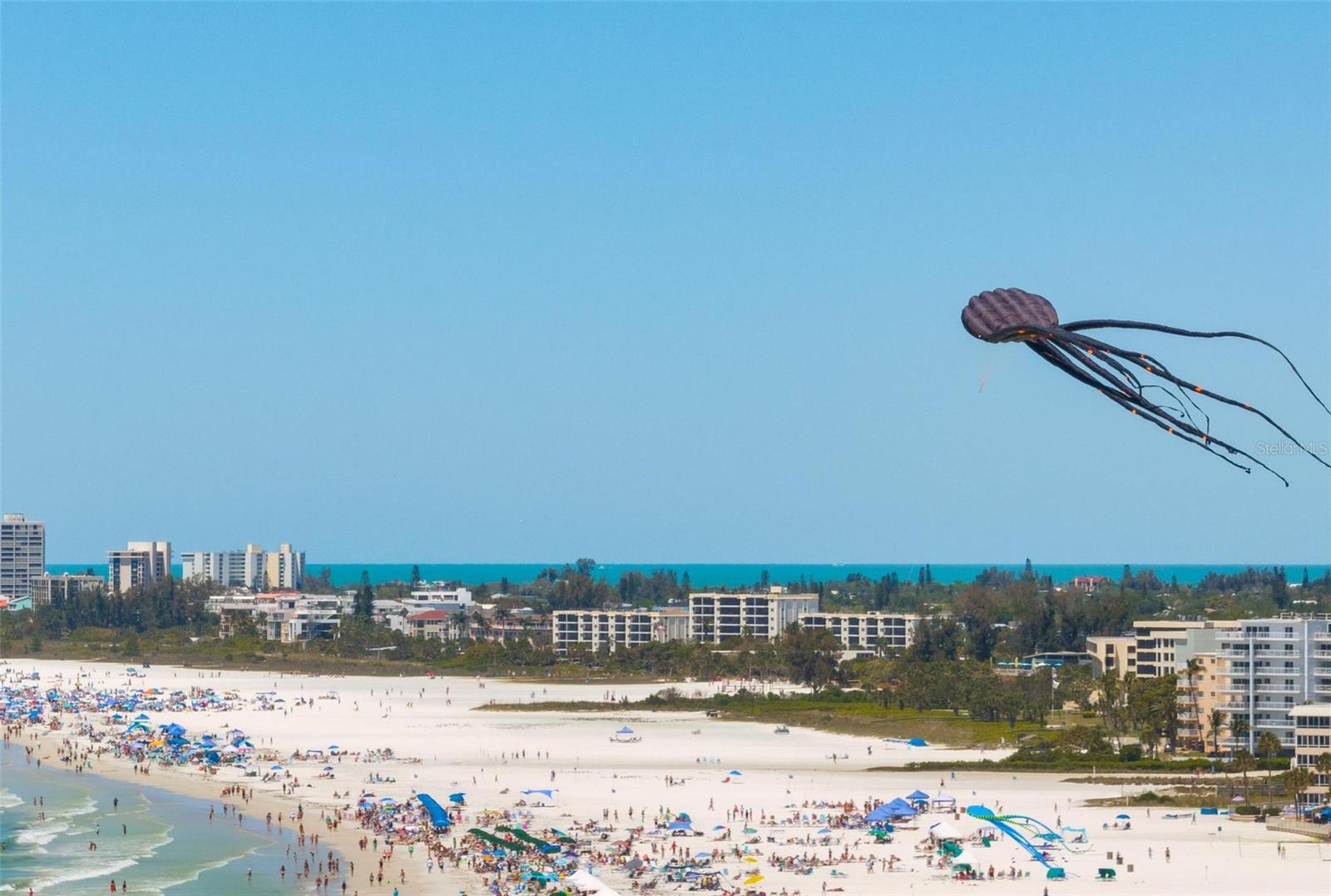 CRYSTAL SANDS 2 - Residential