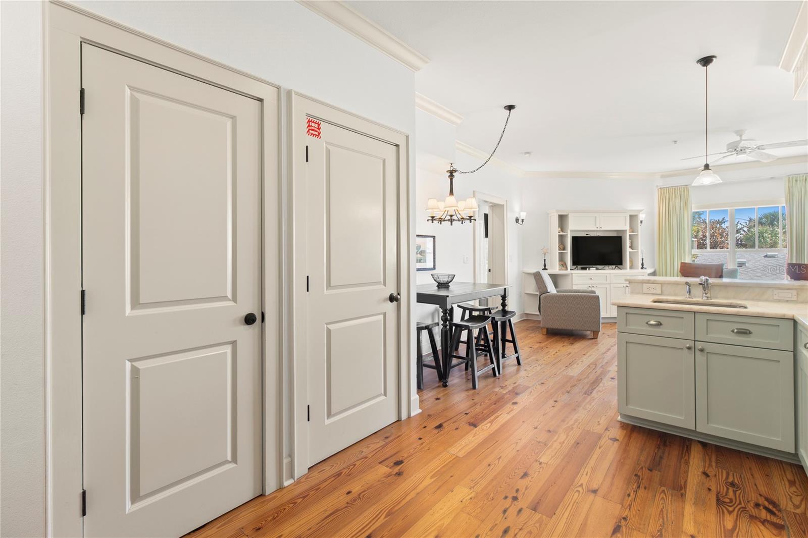MAINSAIL BEACH INN - Residential