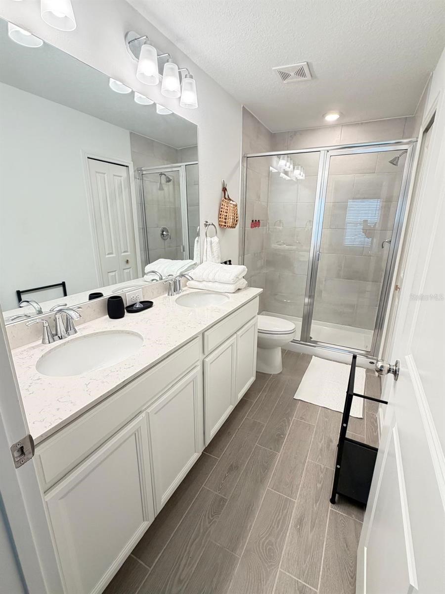 COLLEGE PARK PLACE - Residential