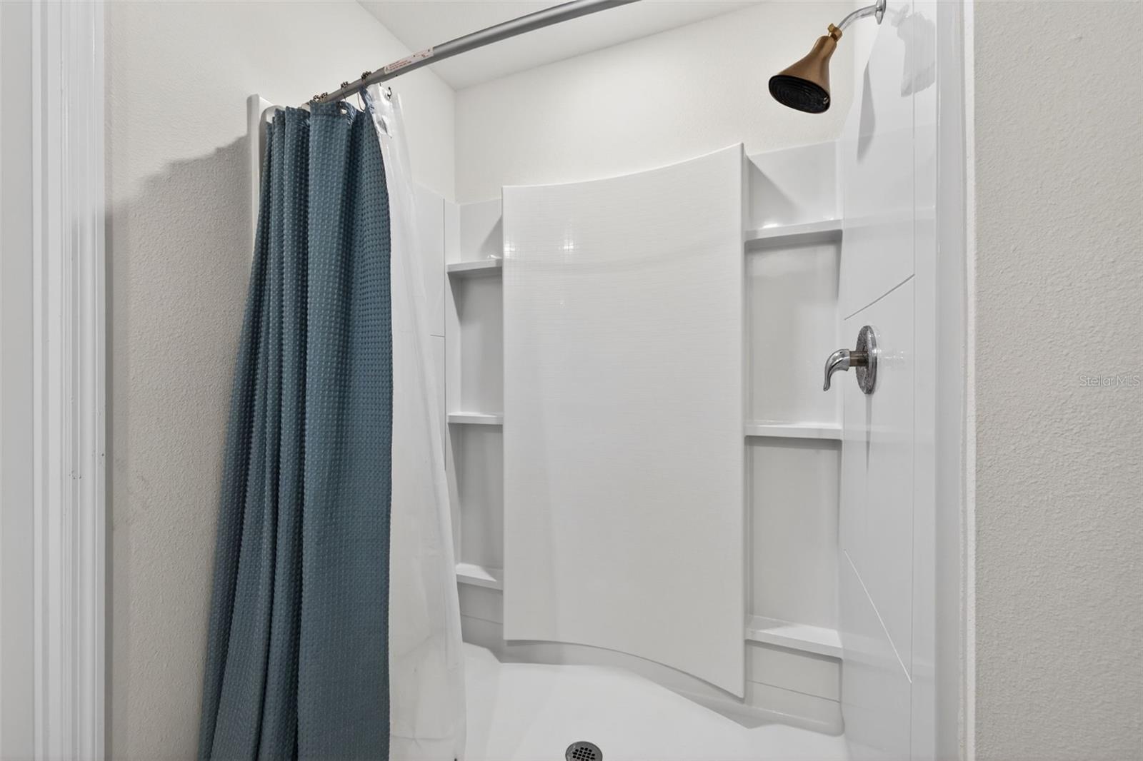 HERNANDO OAKS PH 3 - Residential Lease