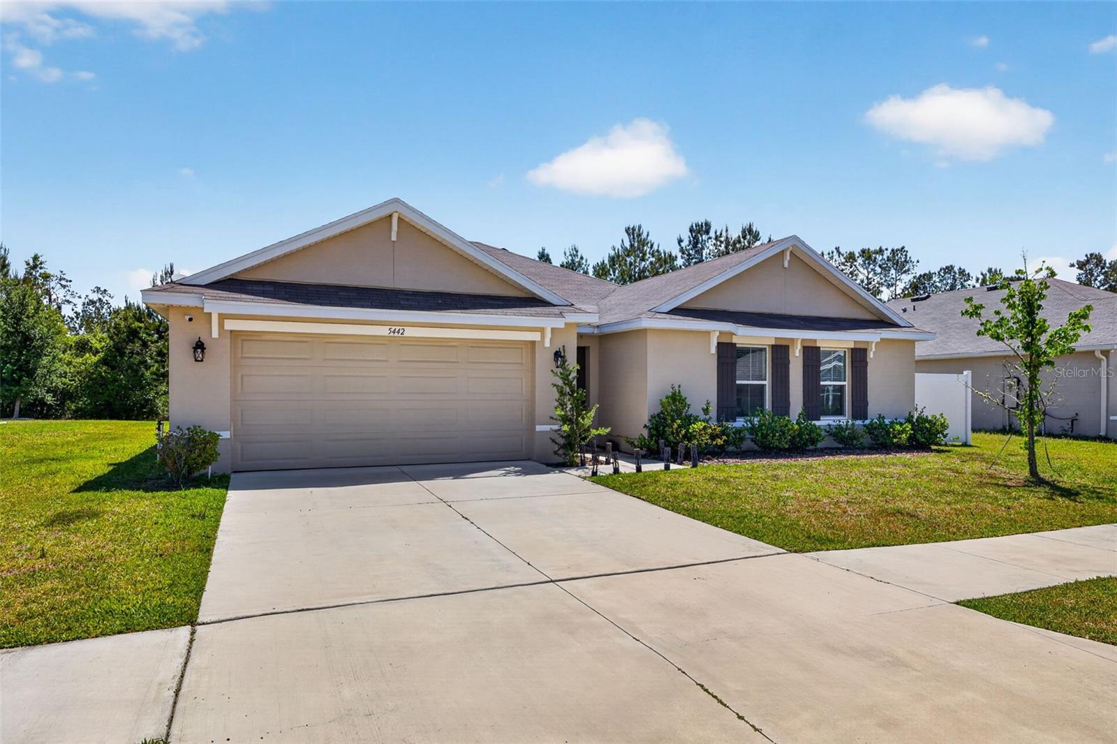 HERNANDO OAKS PH 3 - Residential Lease