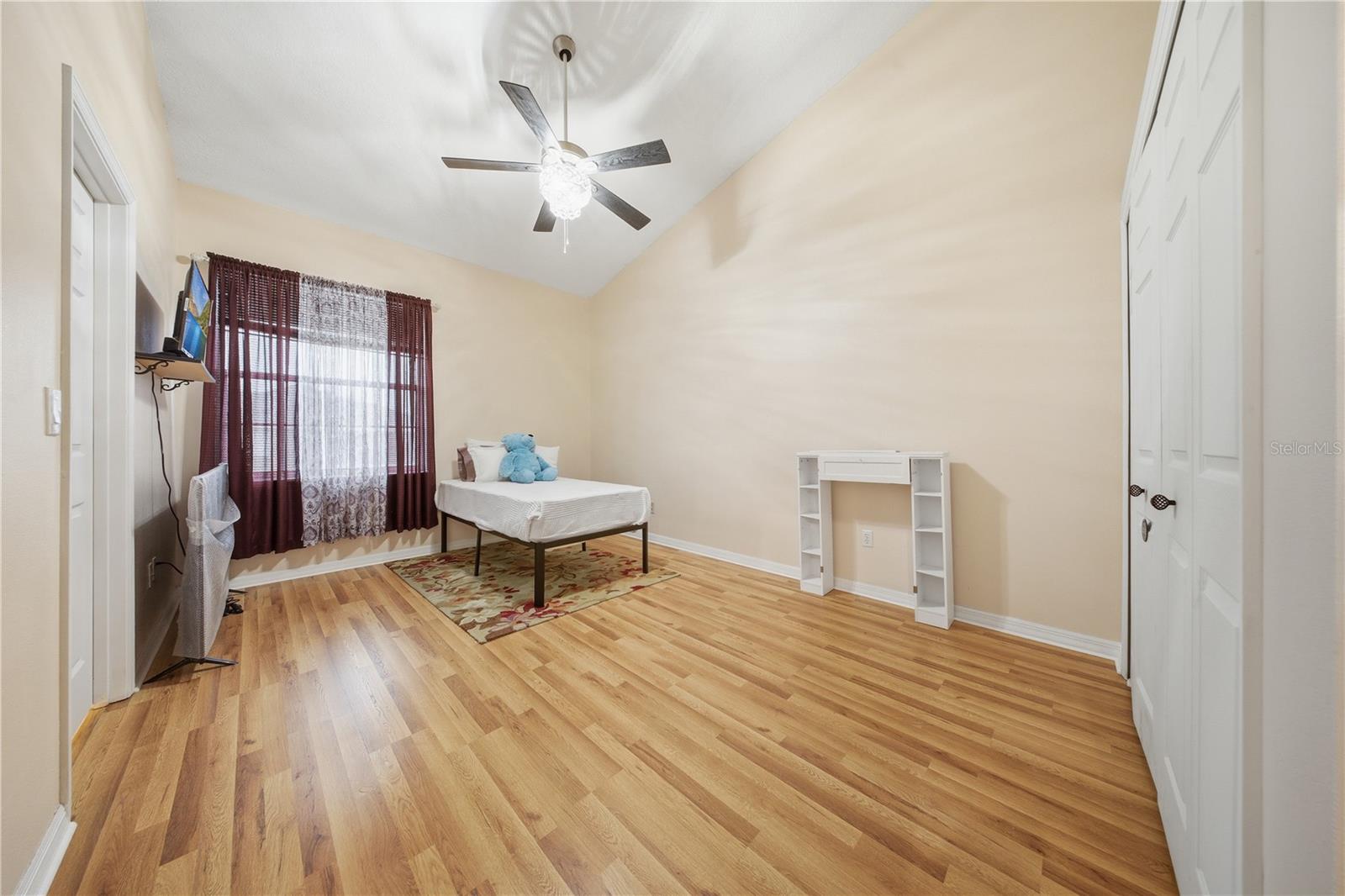 CAPE ORLANDO ESTATES UT 4 / WEDGEFIELD - Residential