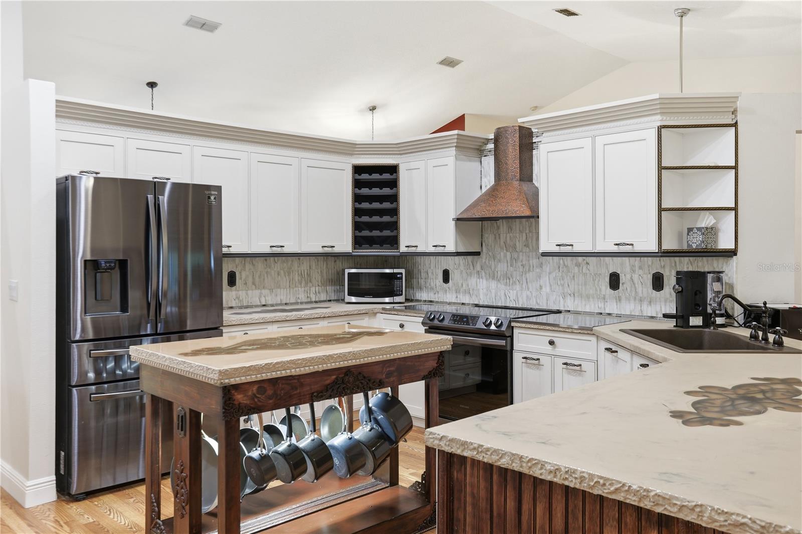CAPE ORLANDO ESTATES UT 4 / WEDGEFIELD - Residential