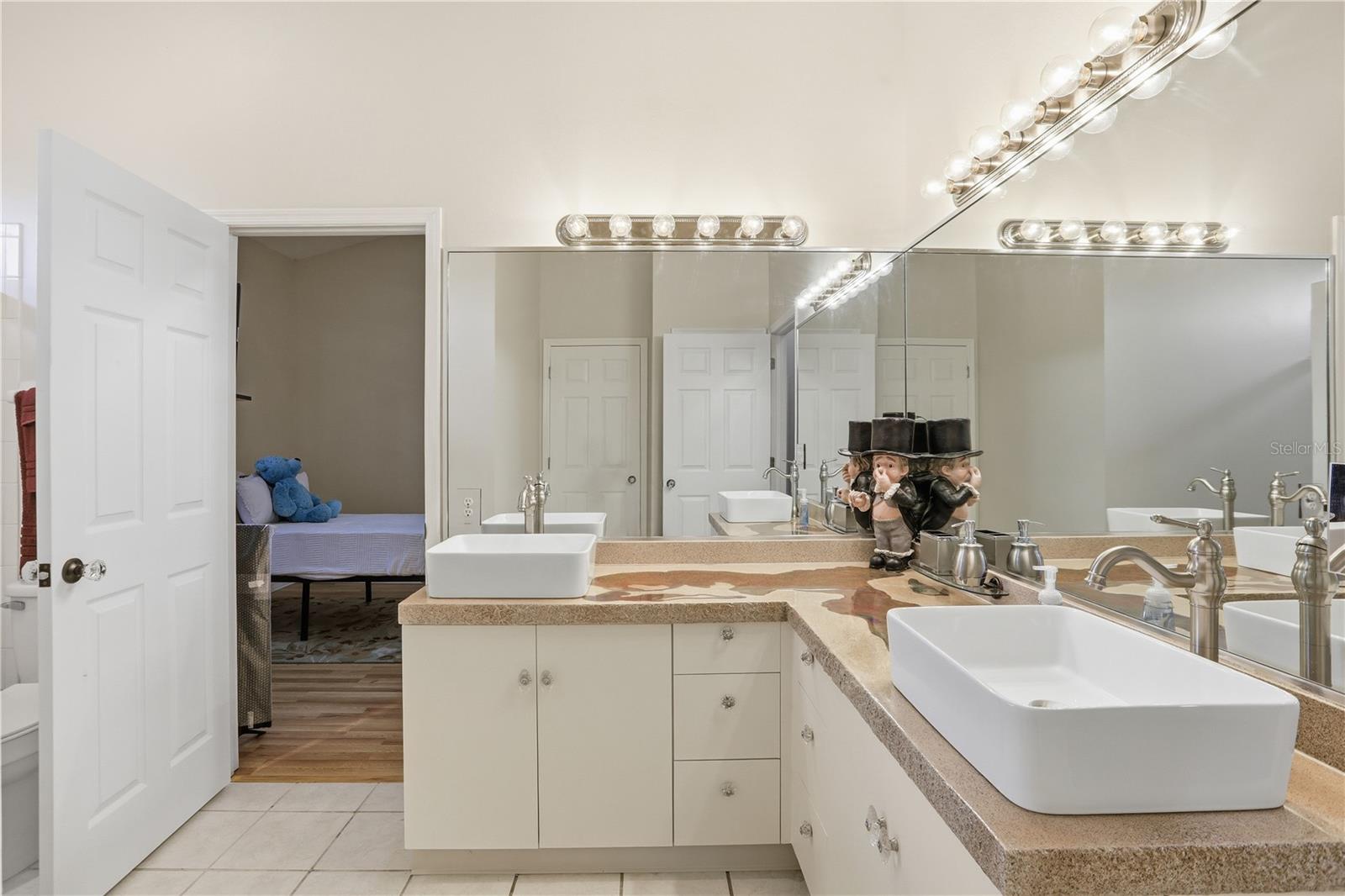 CAPE ORLANDO ESTATES UT 4 / WEDGEFIELD - Residential