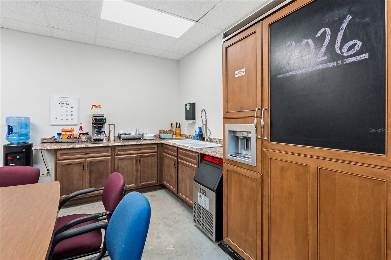 OAK CREST - Commercial Sale