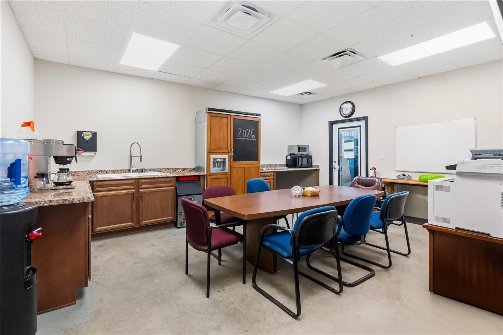 OAK CREST - Commercial Sale