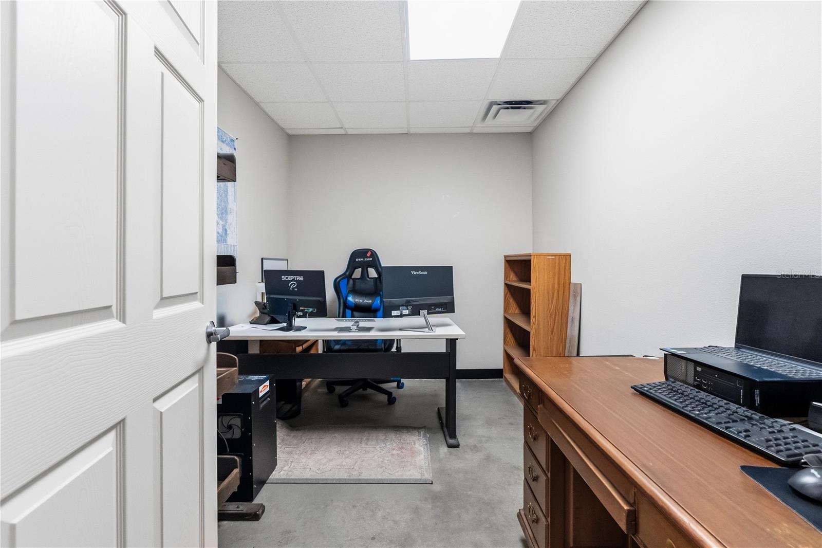 OAK CREST - Commercial Sale