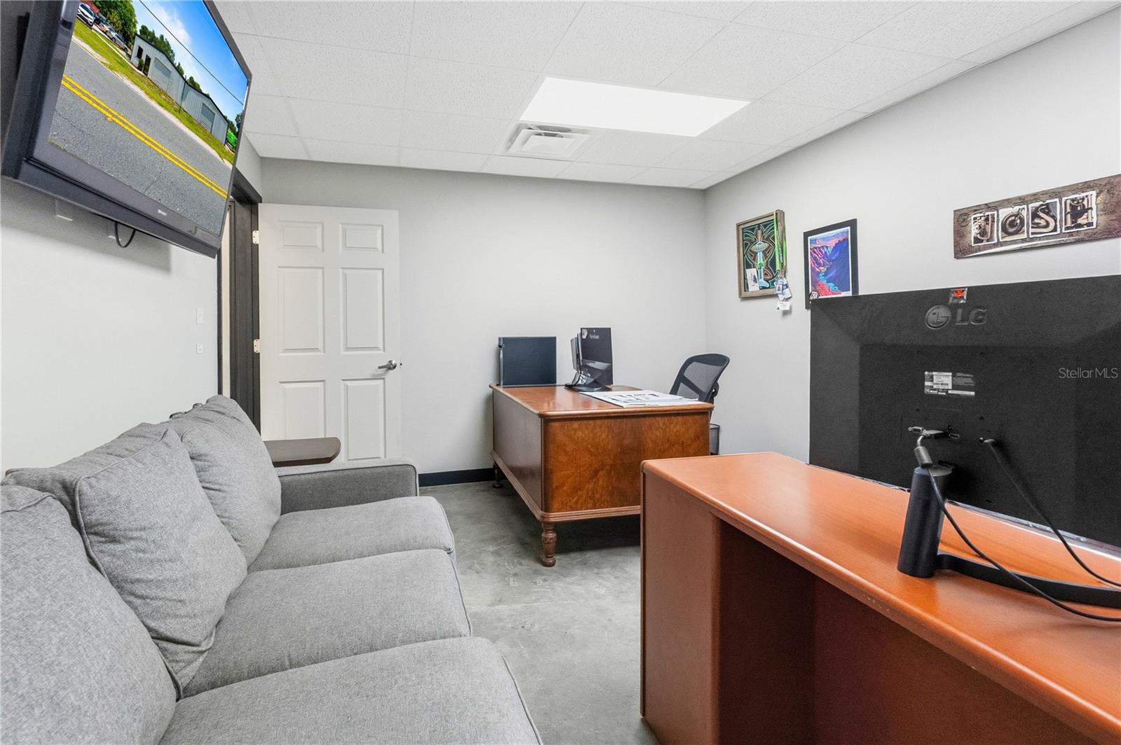OAK CREST - Commercial Sale