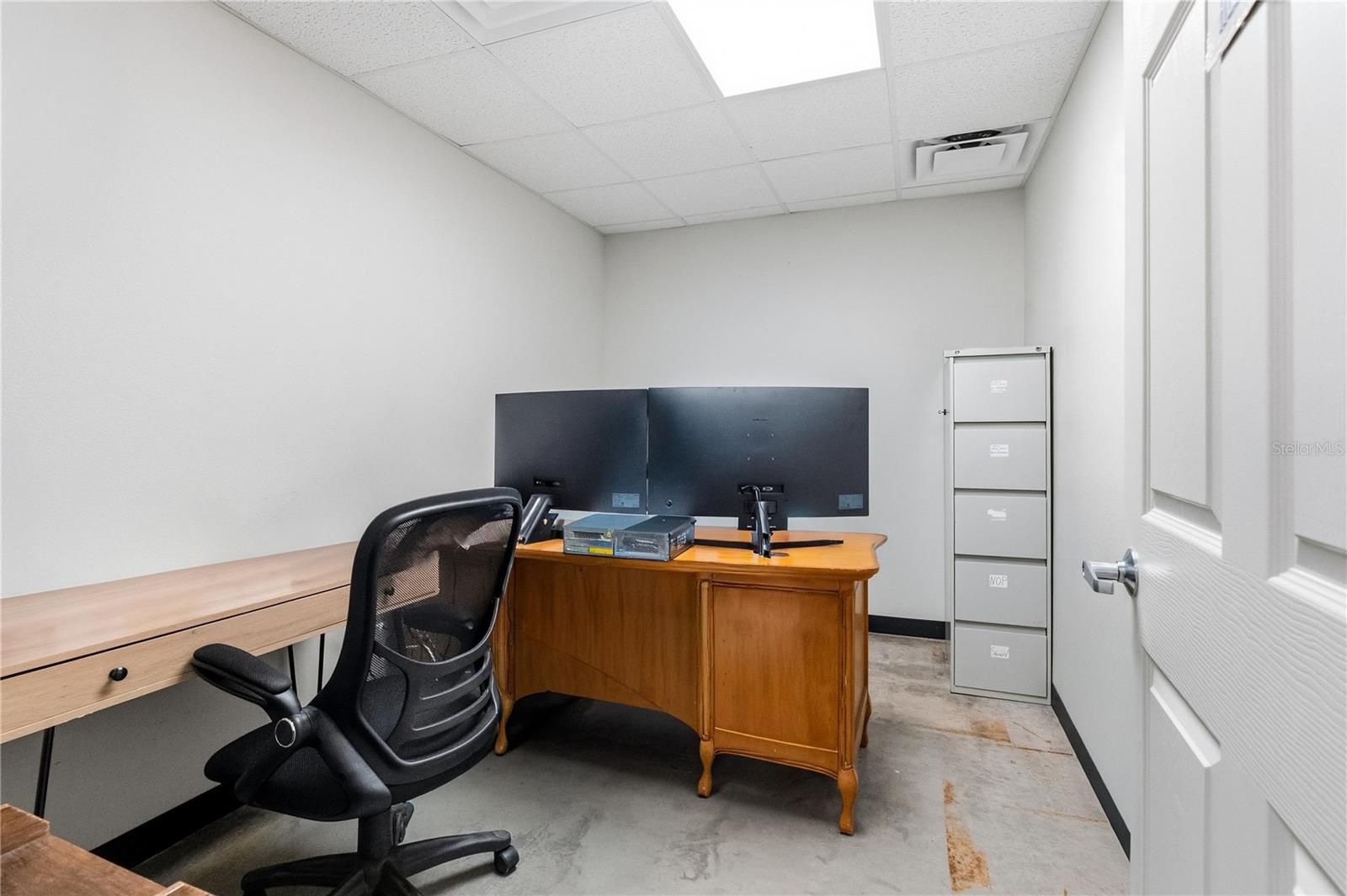 OAK CREST - Commercial Sale