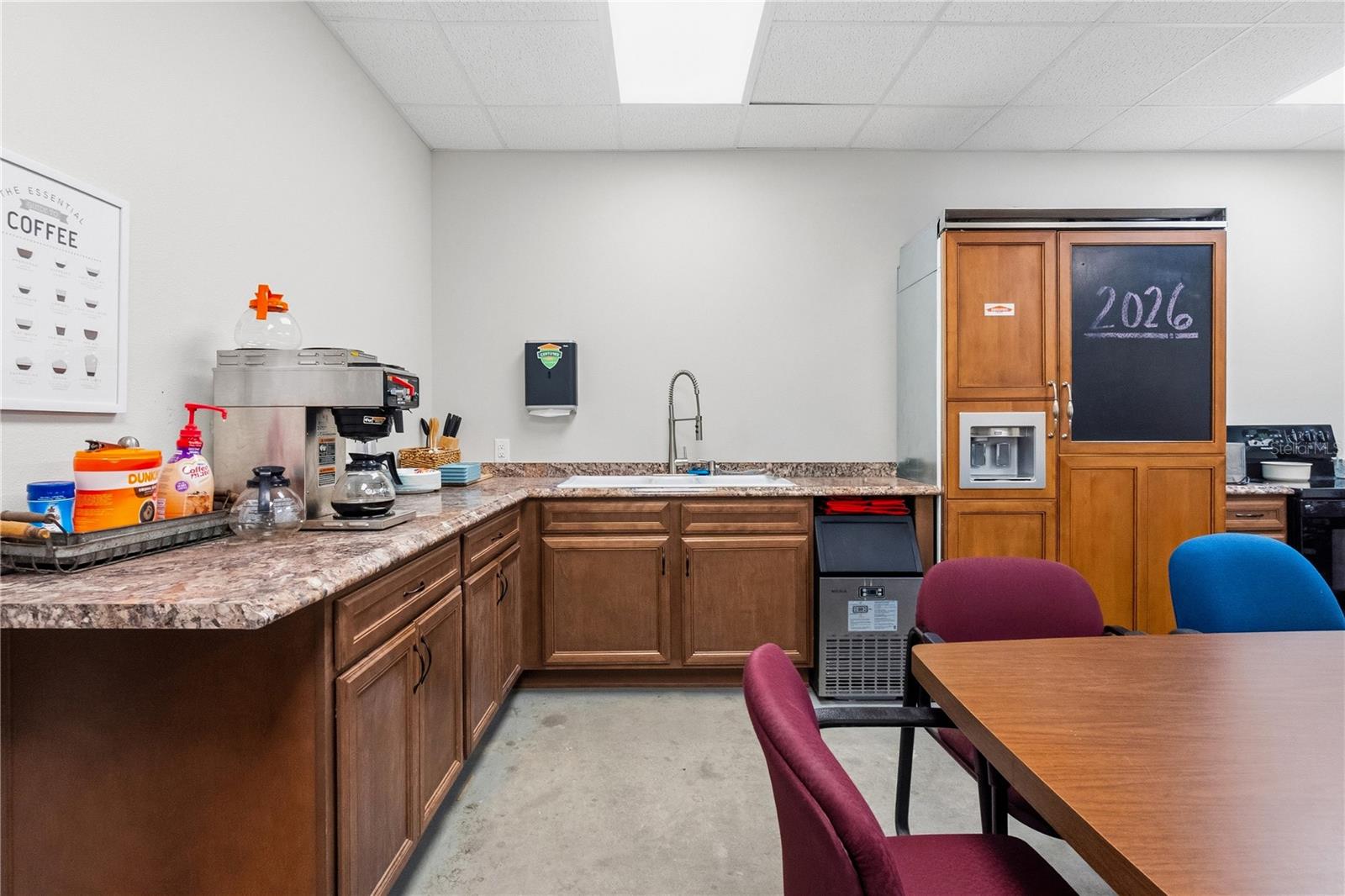 OAK CREST - Commercial Sale