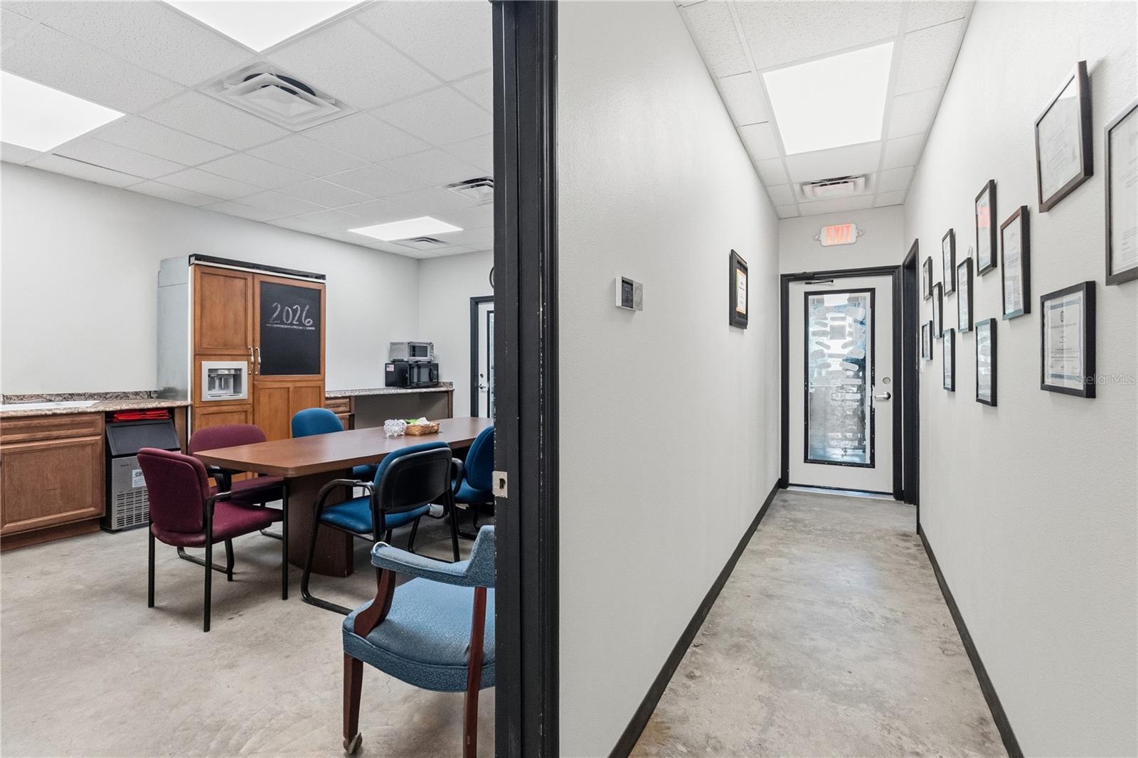 OAK CREST - Commercial Sale