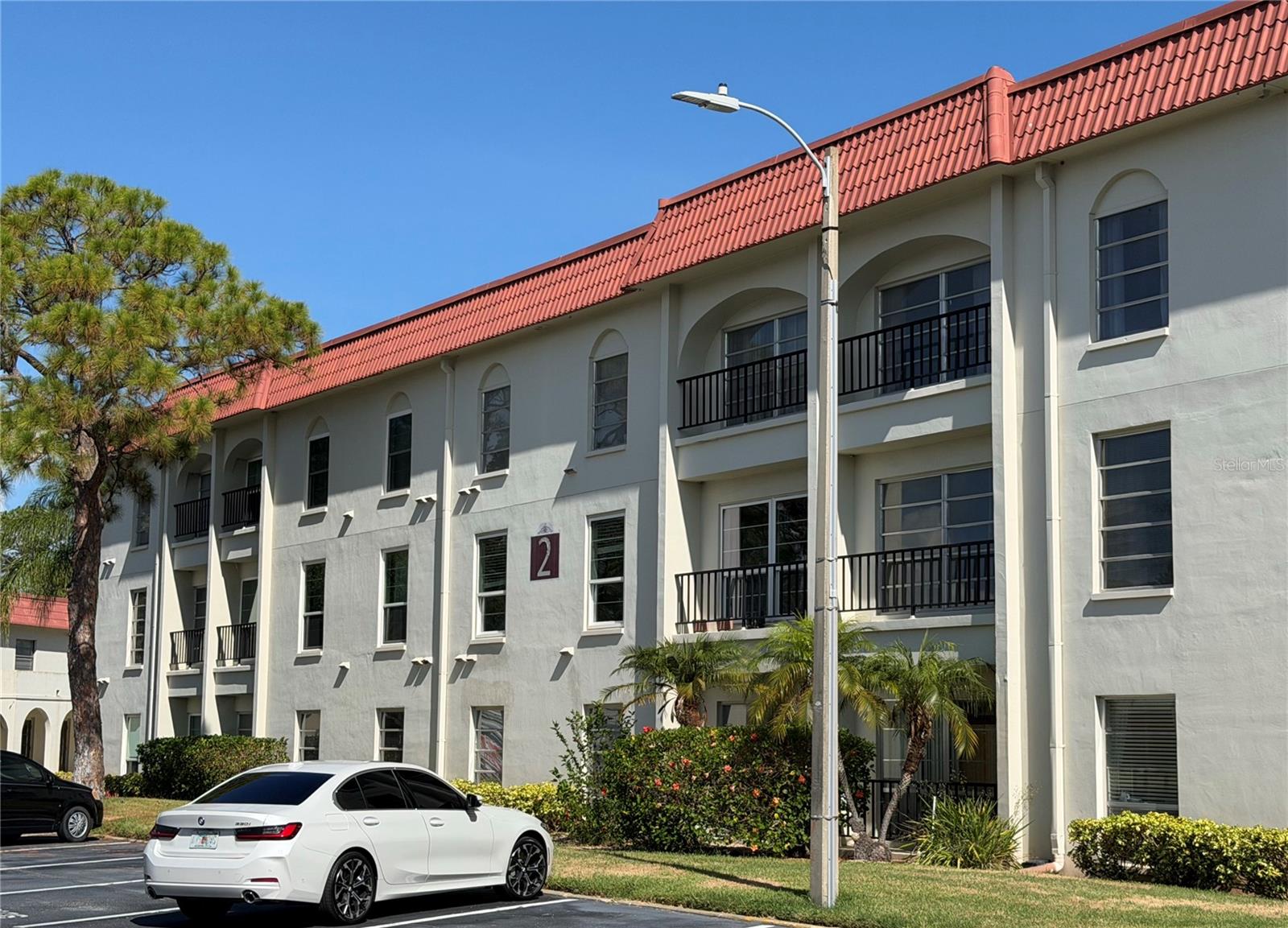 MEDITERRANEAN MANORS - Residential