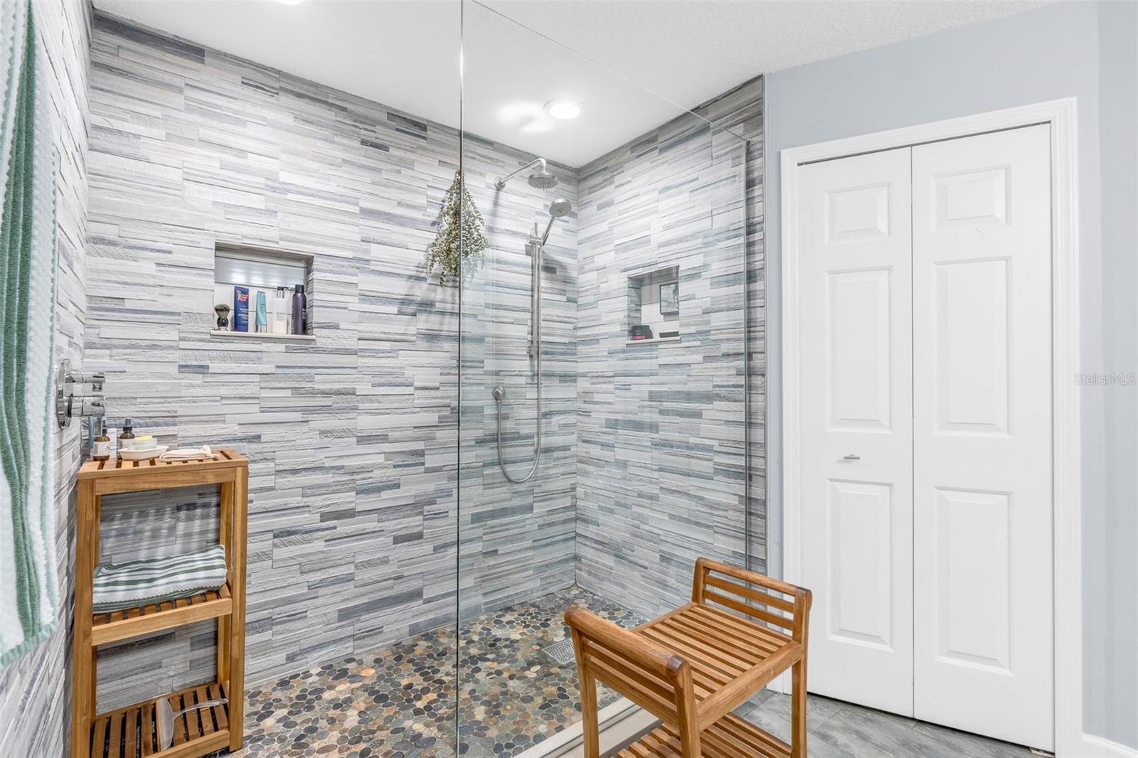 SANDPOINTE TWNHS SEC 06 - Residential