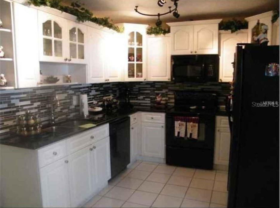 ROCKPOINTE PATIO HOMES - Residential Lease