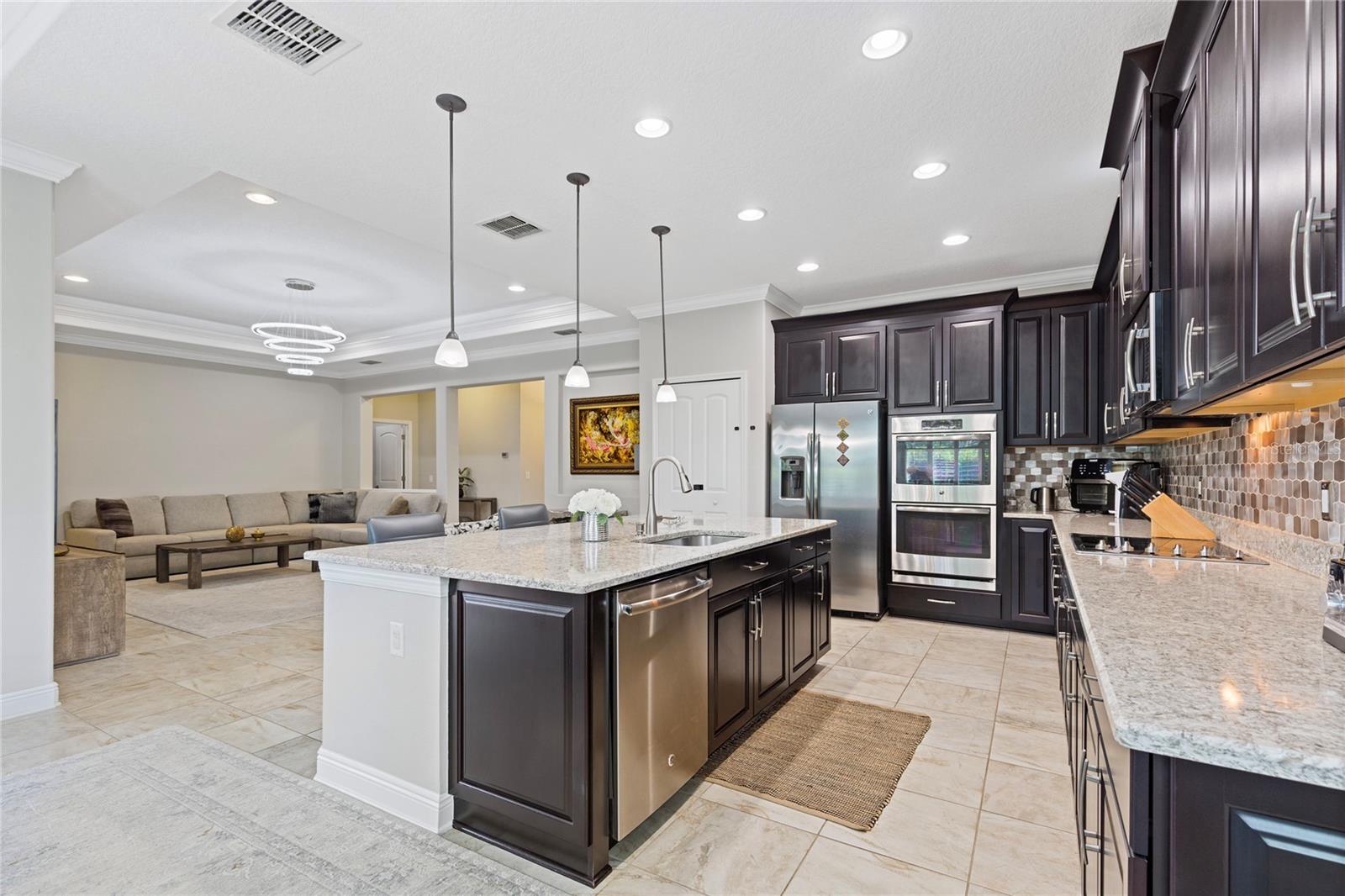 WELLINGTON ESTATES - Residential