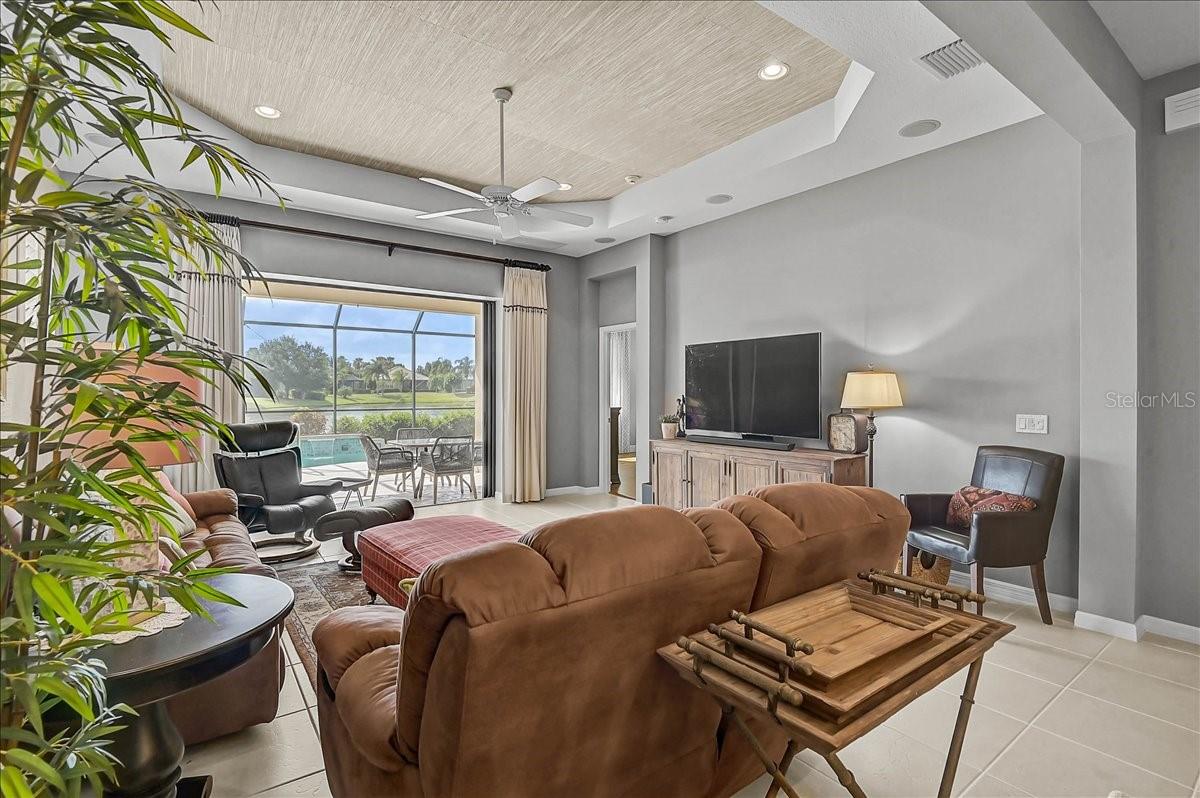 COUNTRY CLUB EAST AT LAKEWD RNCH QQ1 1 - Residential