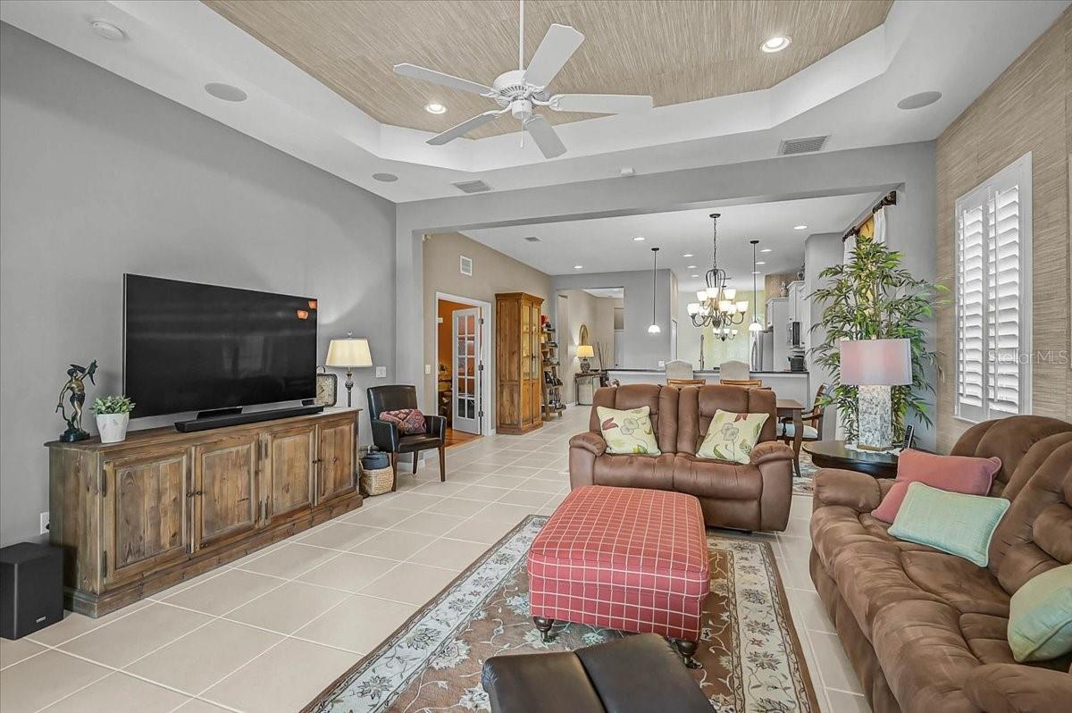 COUNTRY CLUB EAST AT LAKEWD RNCH QQ1 1 - Residential
