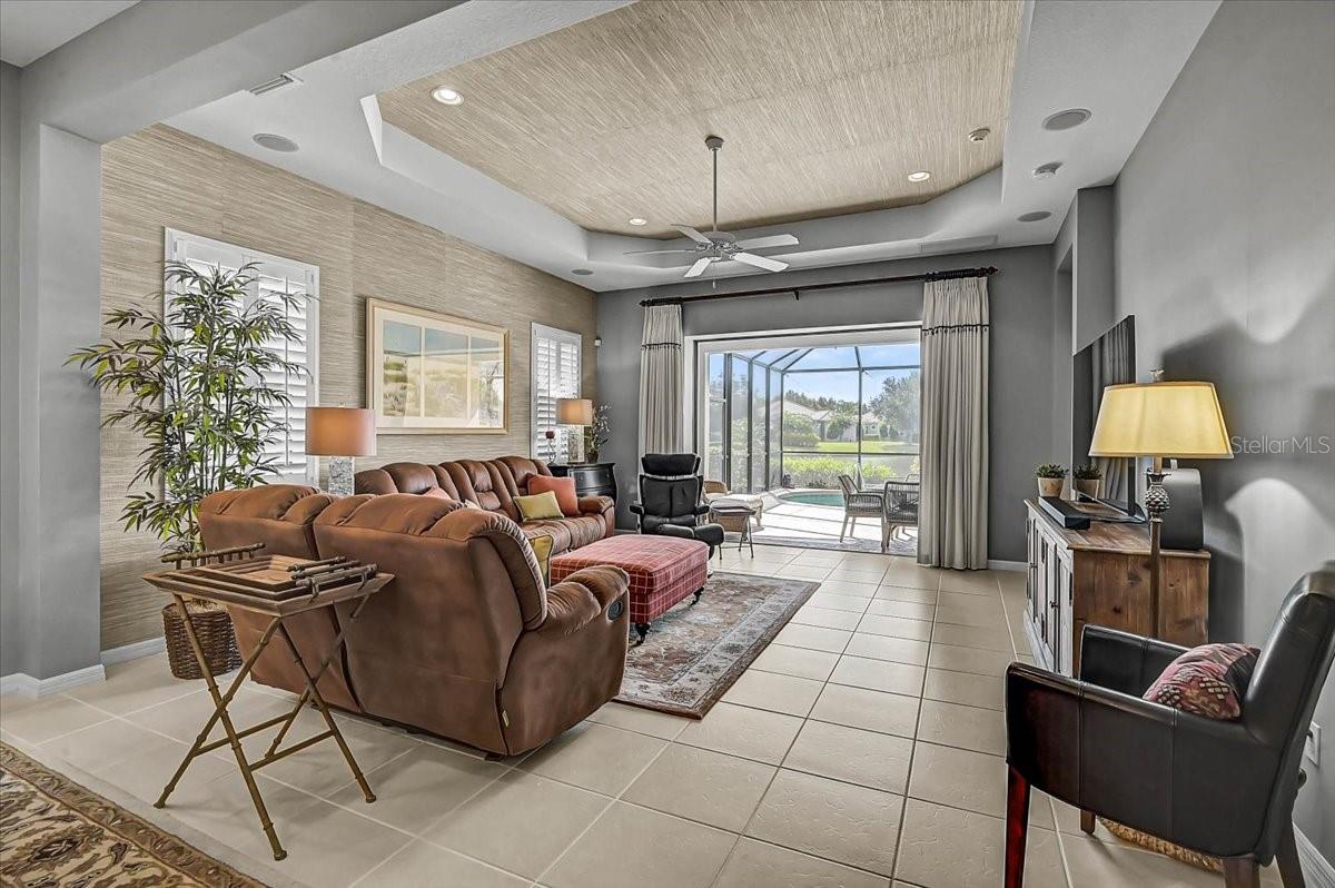 COUNTRY CLUB EAST AT LAKEWD RNCH QQ1 1 - Residential