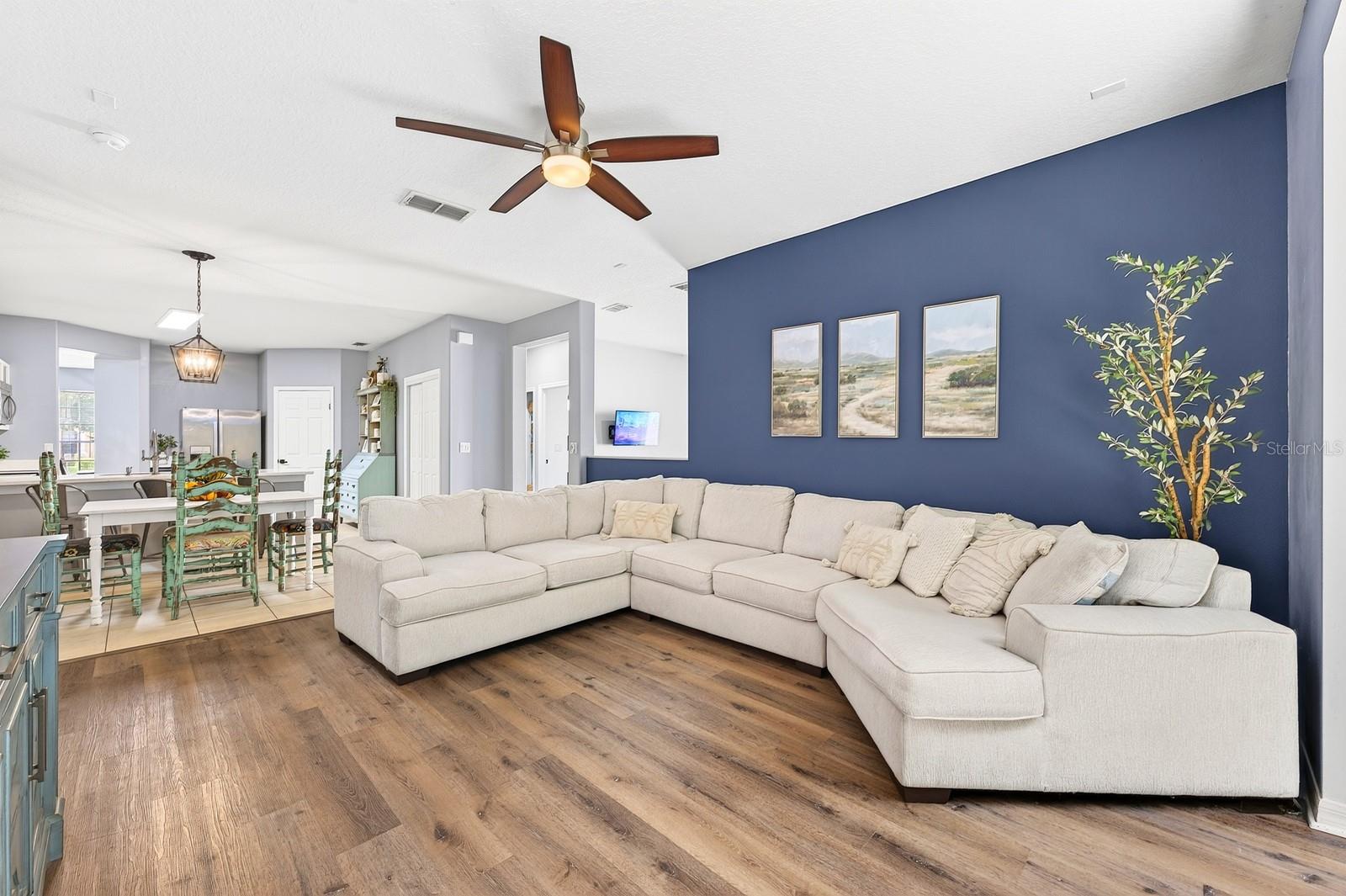 BELLA VISTA/TIVOLI WOODS - Residential