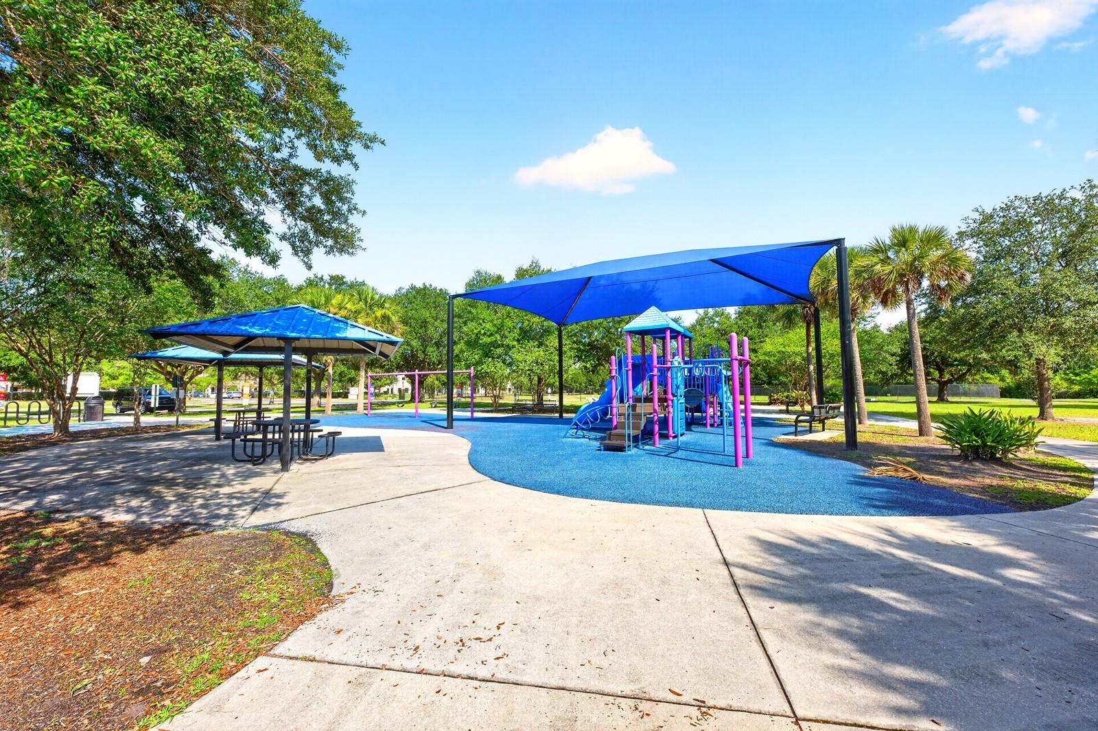 BELLA VISTA/TIVOLI WOODS - Residential