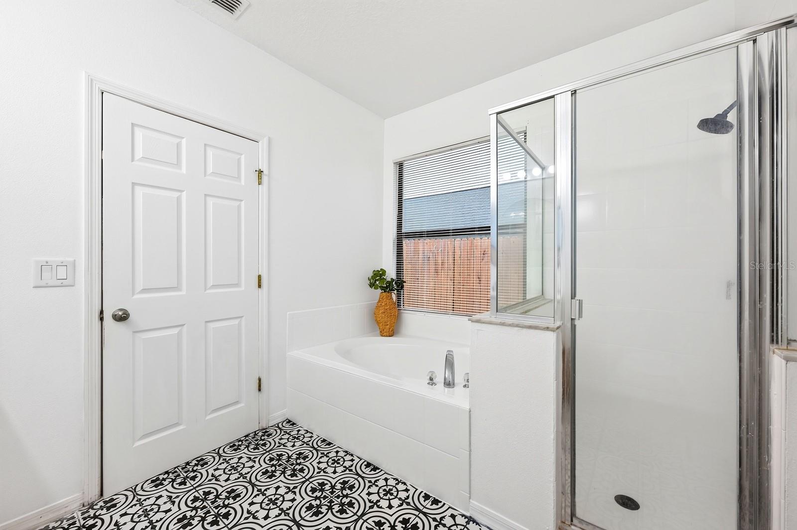 BELLA VISTA/TIVOLI WOODS - Residential