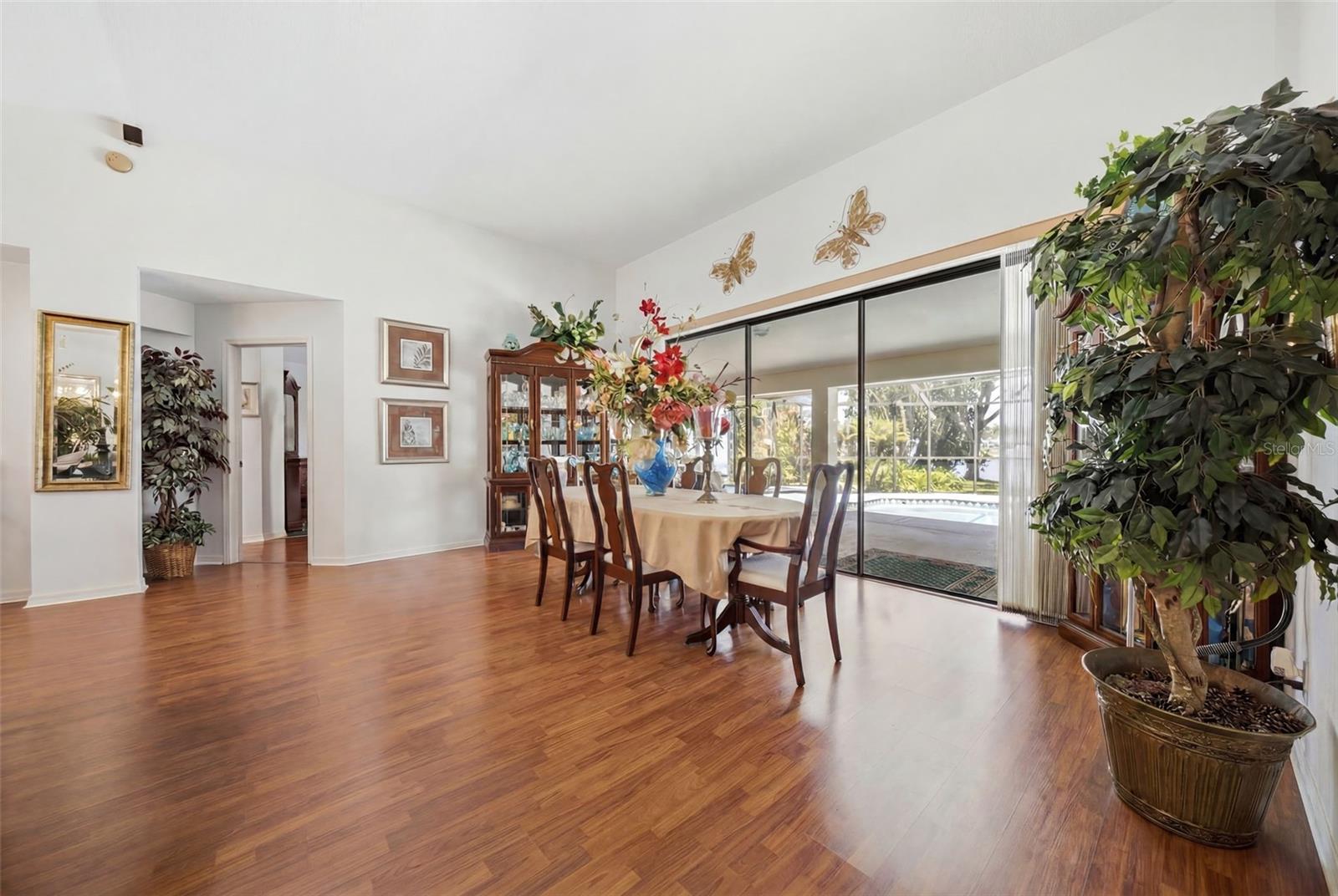 CHAPMAN MANORS - Residential