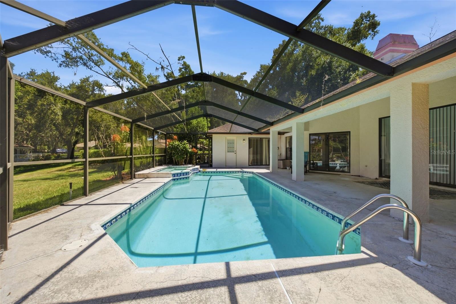 CHAPMAN MANORS - Residential