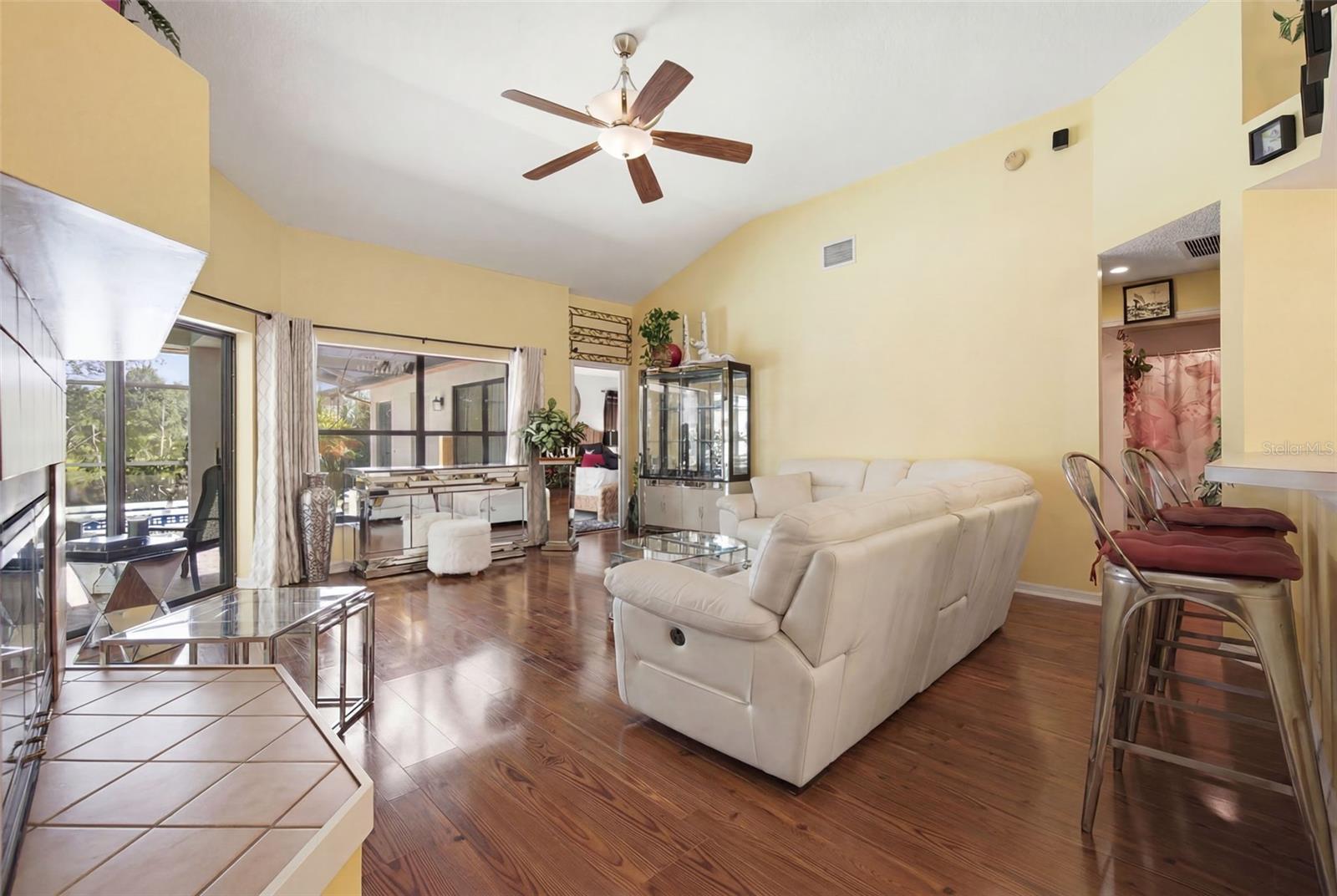 CHAPMAN MANORS - Residential