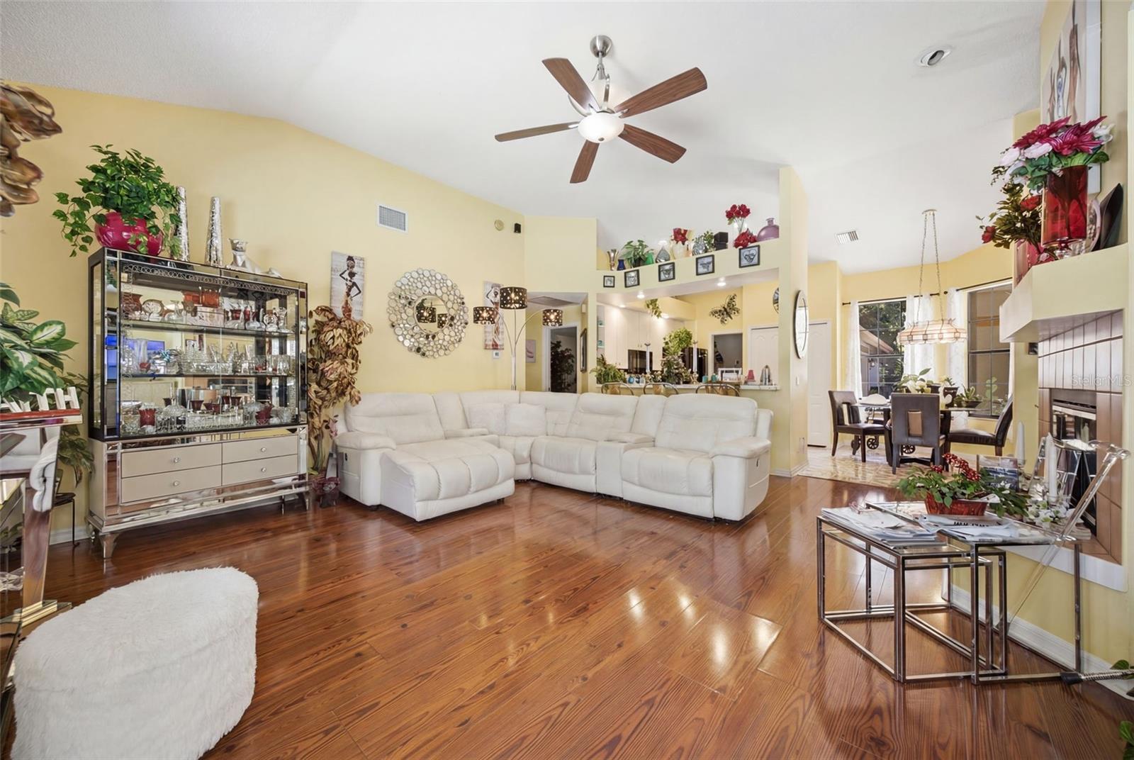 CHAPMAN MANORS - Residential