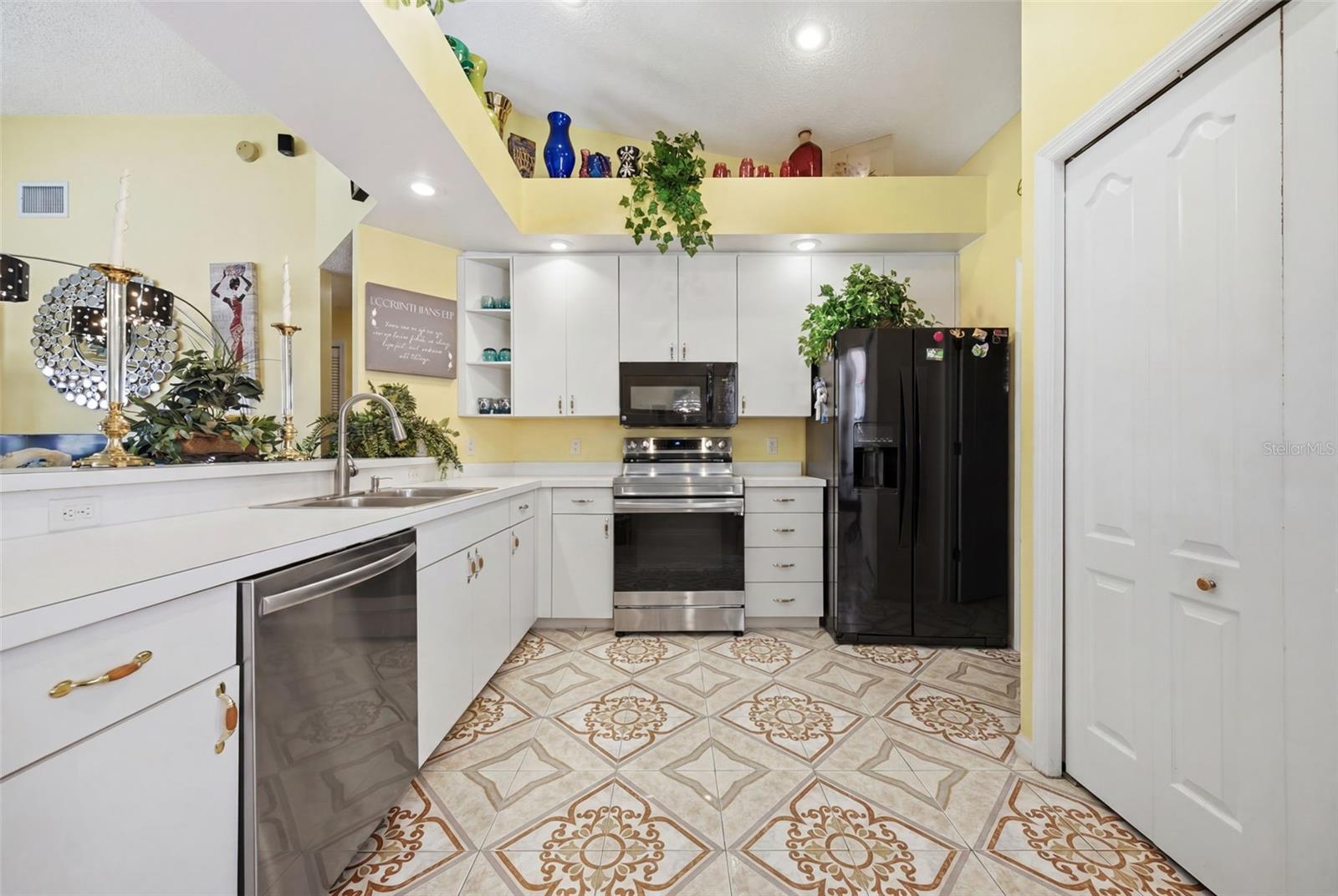 CHAPMAN MANORS - Residential